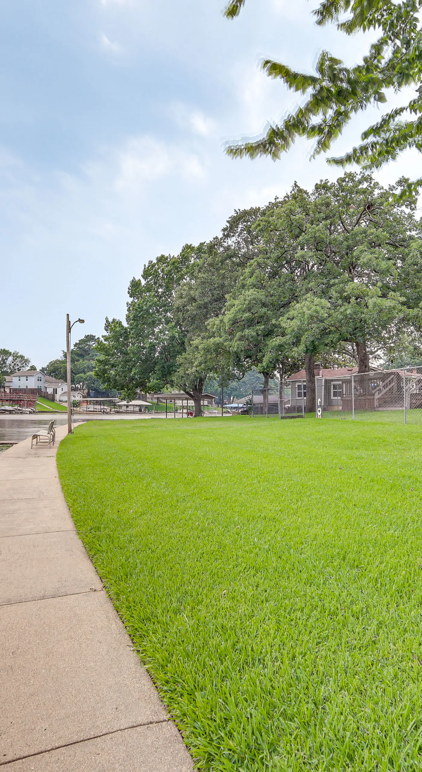 Lakefront Gun Barrel City Home w/ Dock & Deck