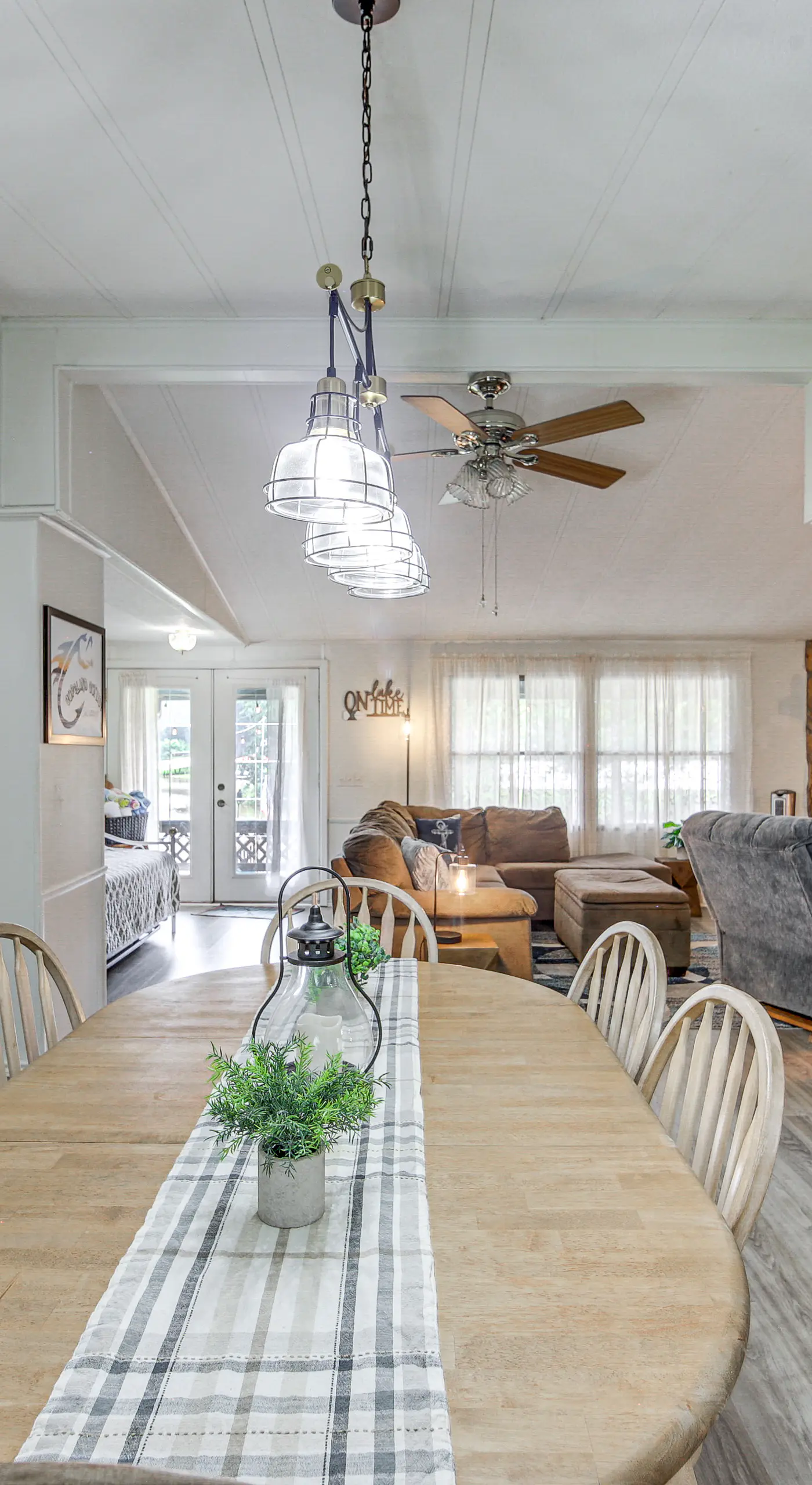 Lakefront Gun Barrel City Home w/ Dock & Deck