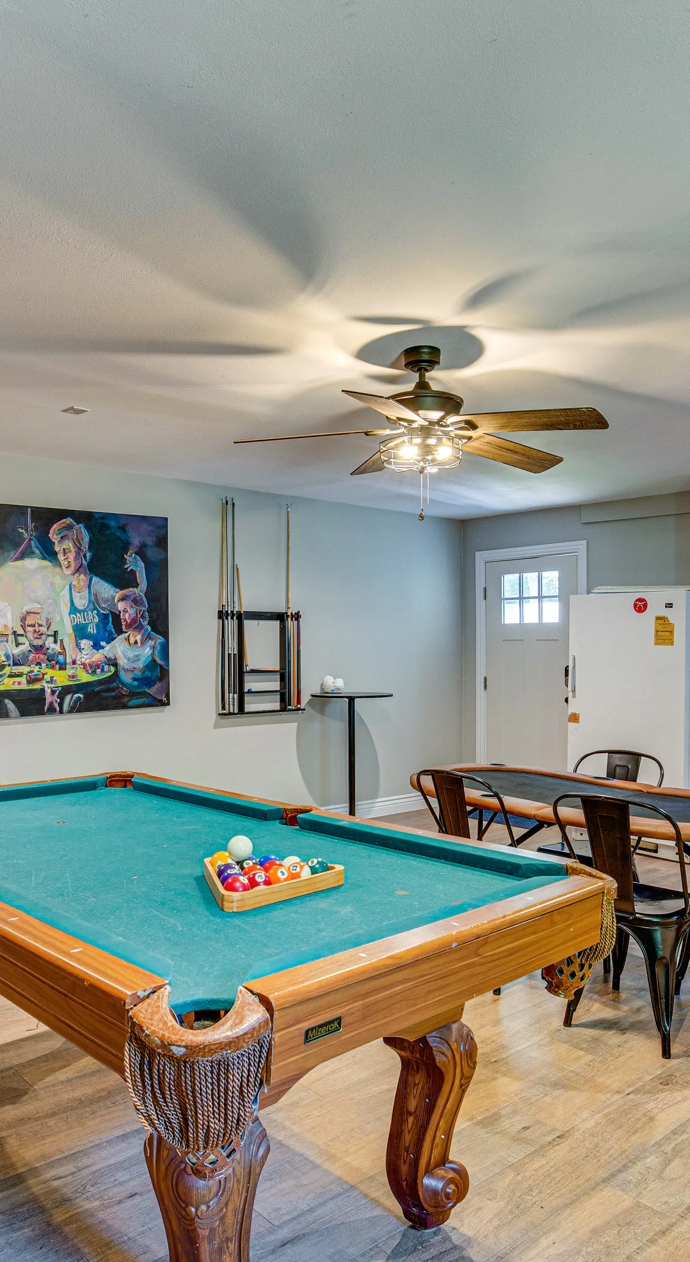 Waterfront Retreat w/ Hot Tub in Gun Barrel City!