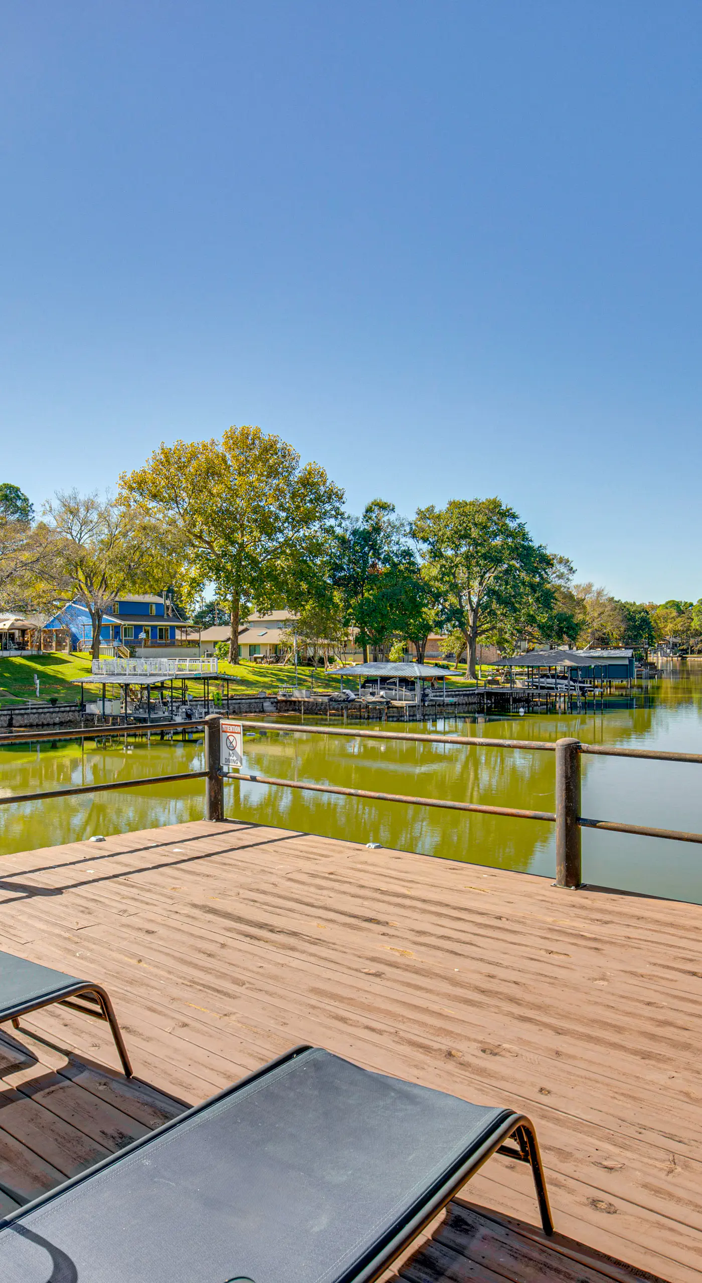 Waterfront Retreat w/ Hot Tub in Gun Barrel City!