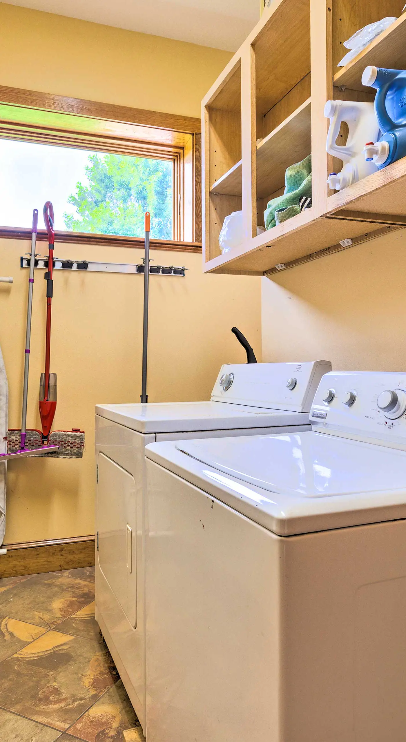 Bright Waveland Home - Walk to Beach Access!