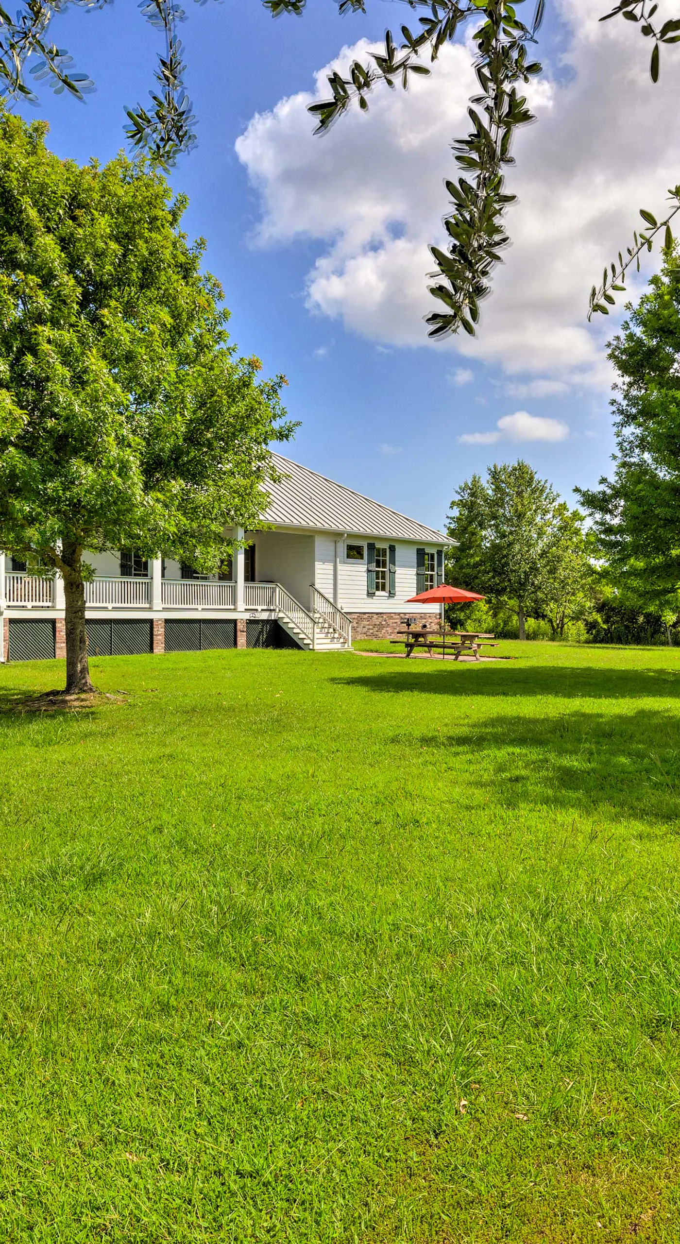 Bright Waveland Home - Walk to Beach Access!