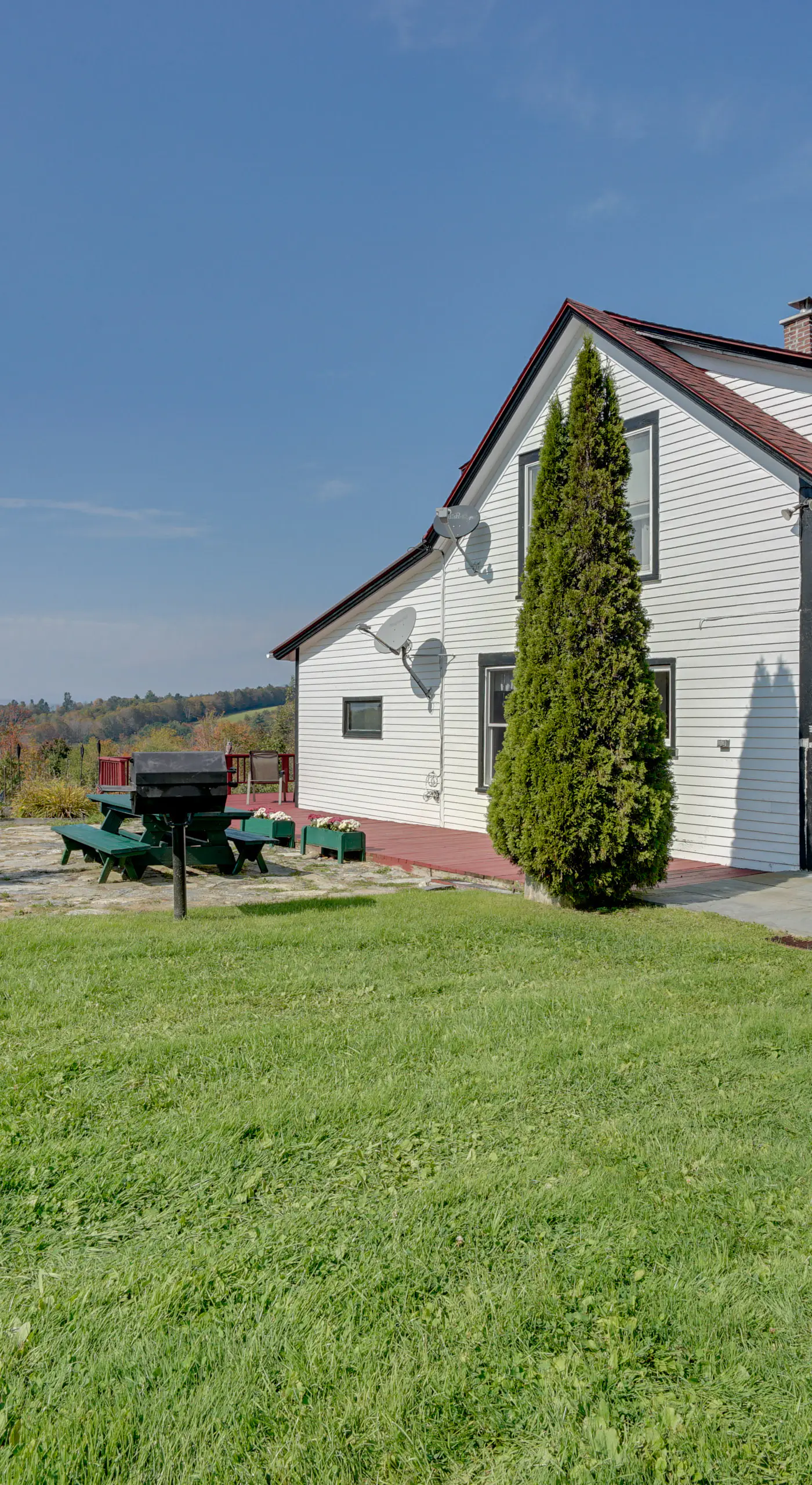 'John's Farmhouse in Mount Snow' on 120 Acres!