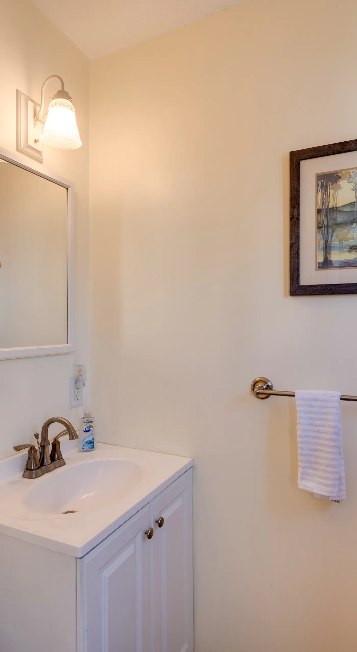 Unique Thornton Townhome: Swim, Ski, & Hike!
