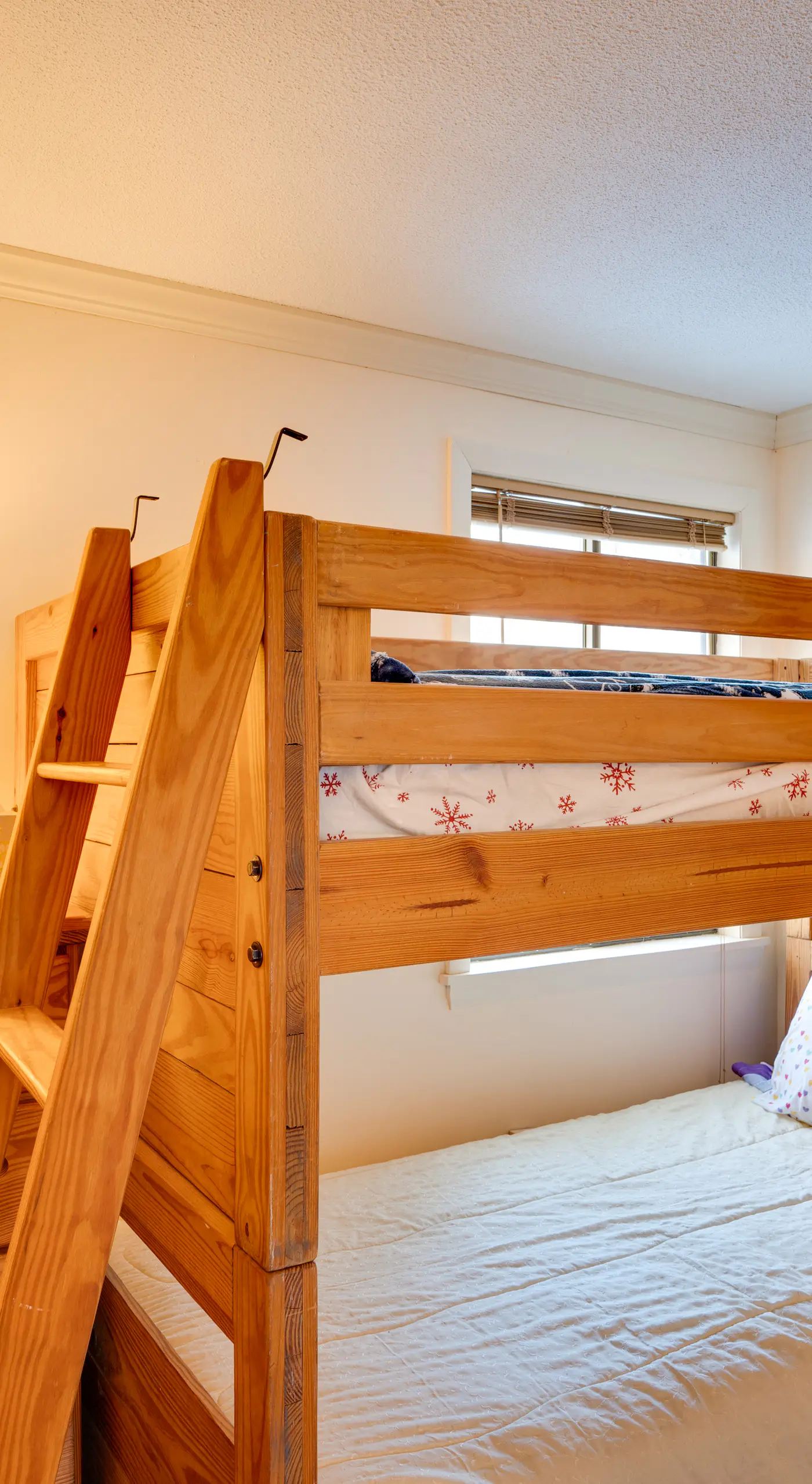 Unique Thornton Townhome: Swim, Ski, & Hike!