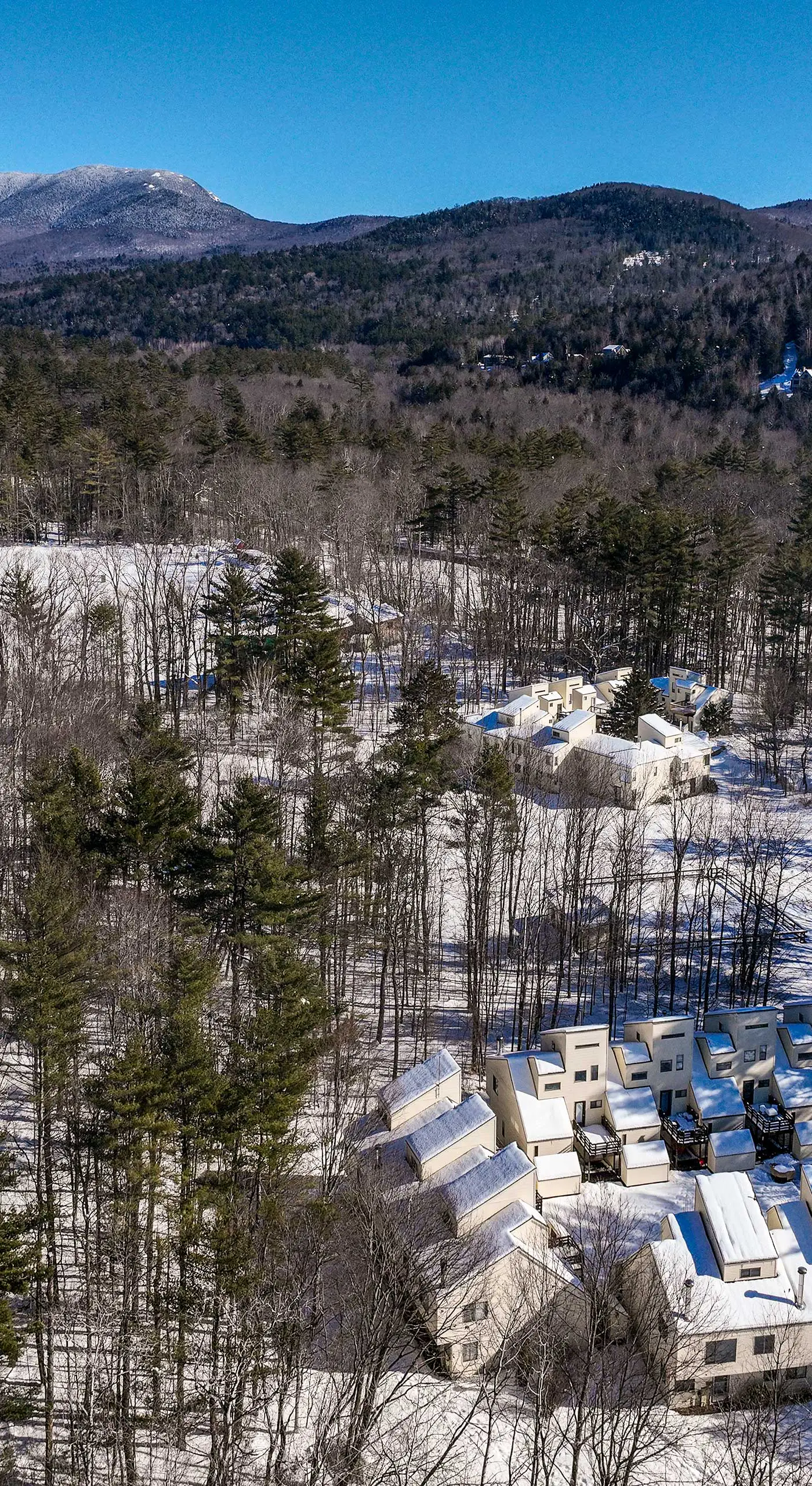 Unique Thornton Townhome: Swim, Ski, & Hike!