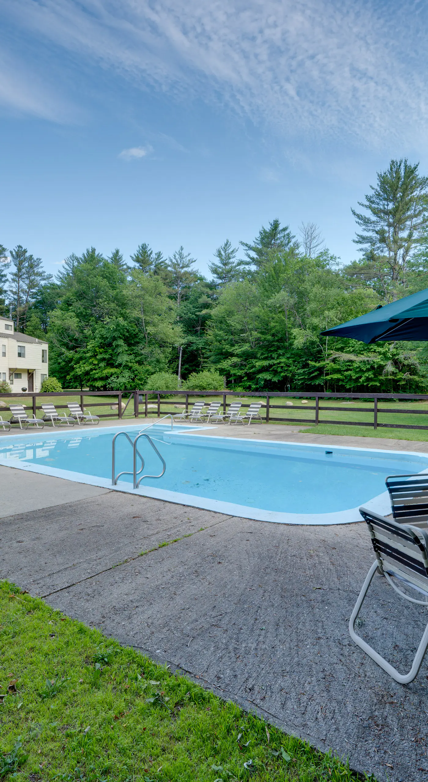 Unique Thornton Townhome: Swim, Ski, & Hike!