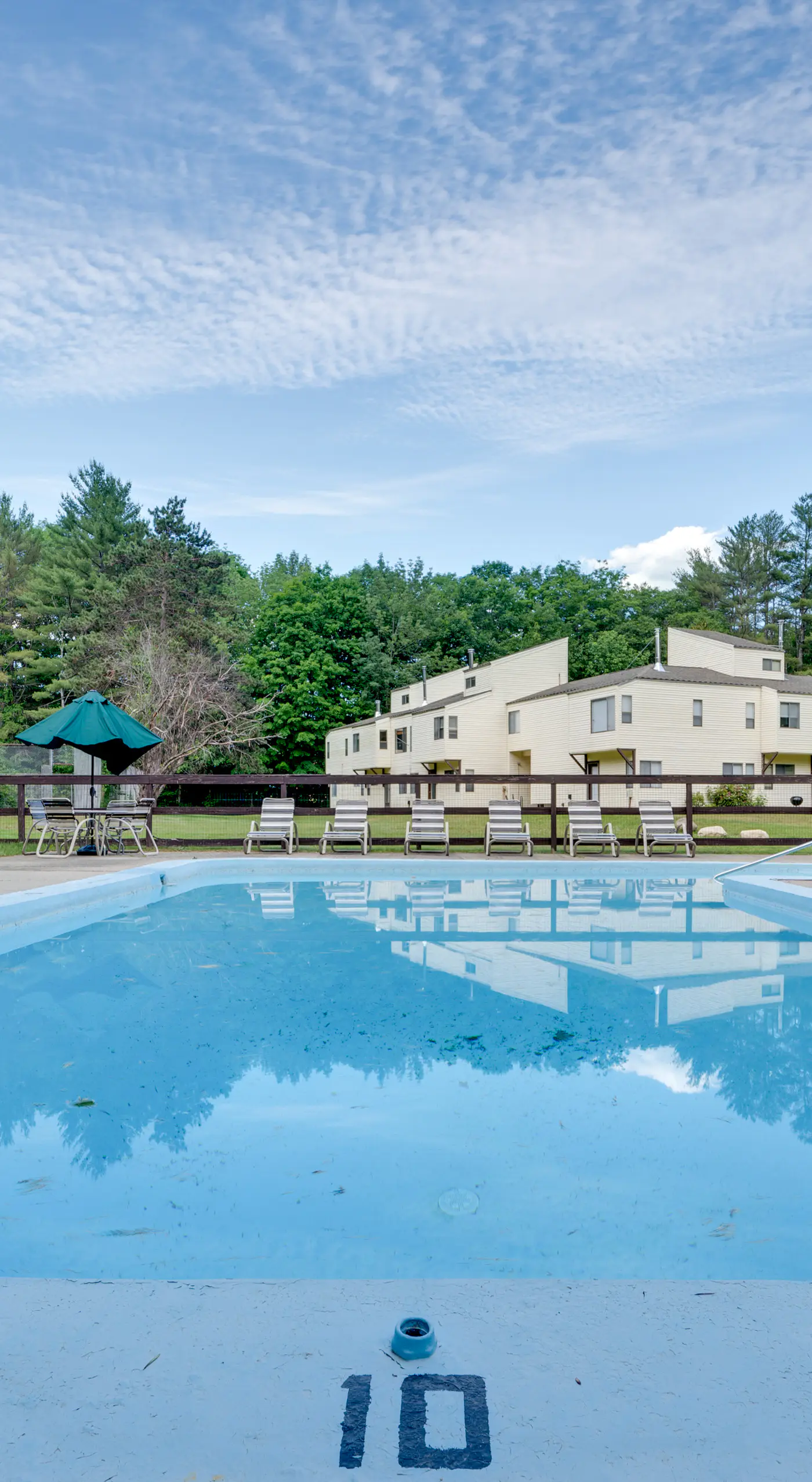 Unique Thornton Townhome: Swim, Ski, & Hike!