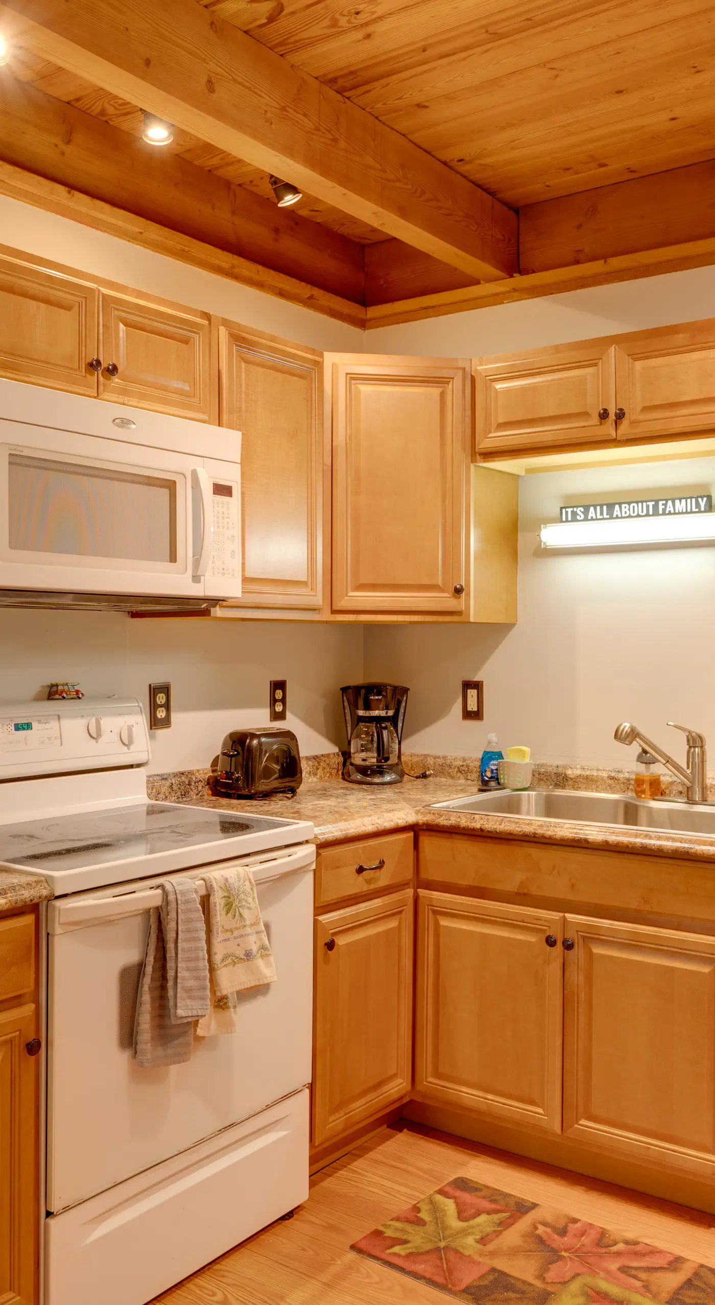 Unique Thornton Townhome: Swim, Ski, & Hike!