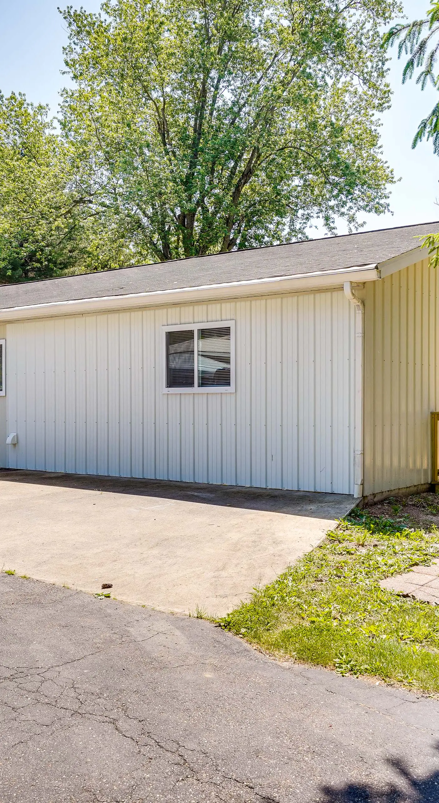 Zanesville Vacation Rental: 2 Mi to Downtown!