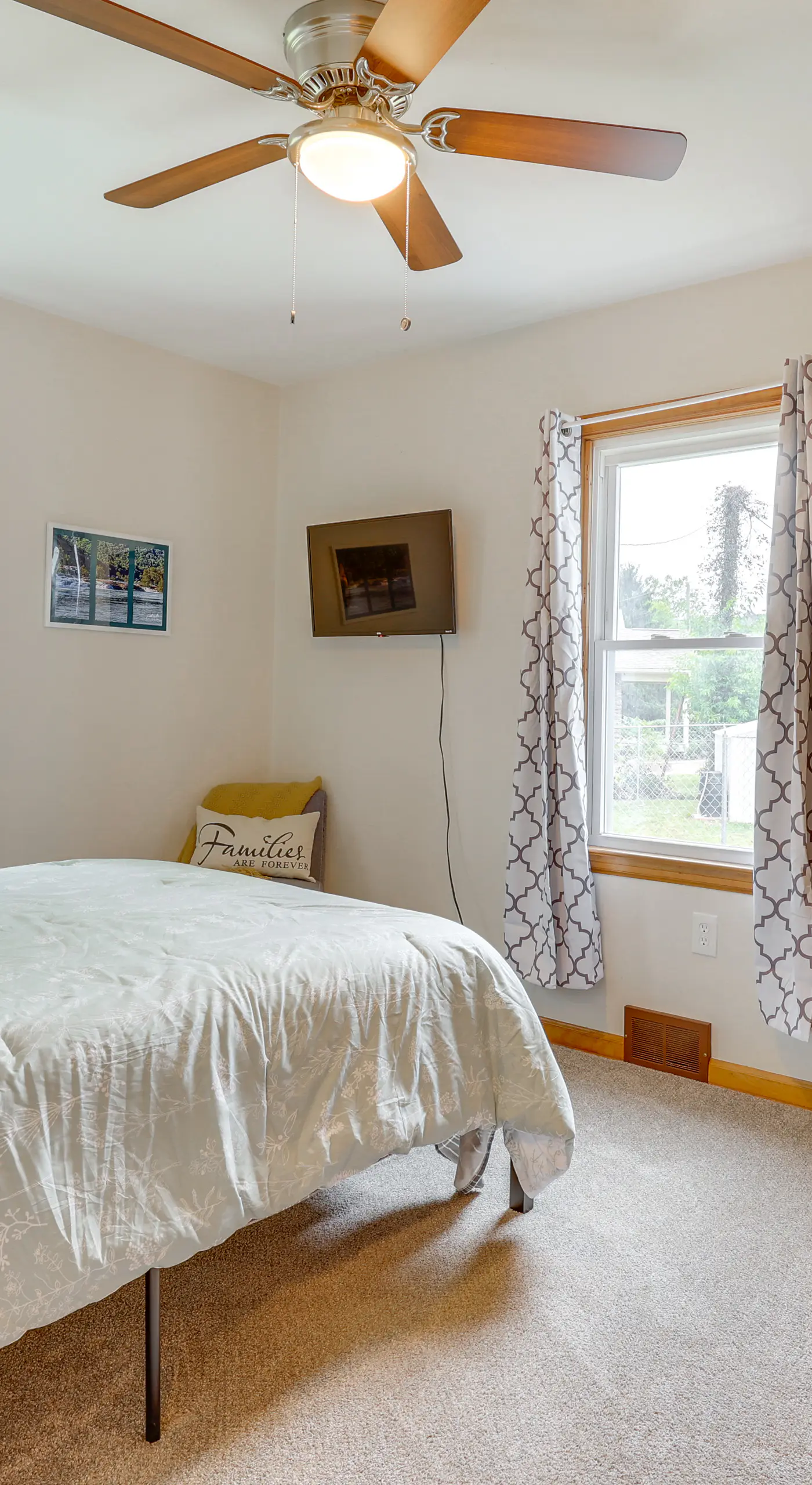 4 Mi to Main Street! Family Getaway in Zanesville