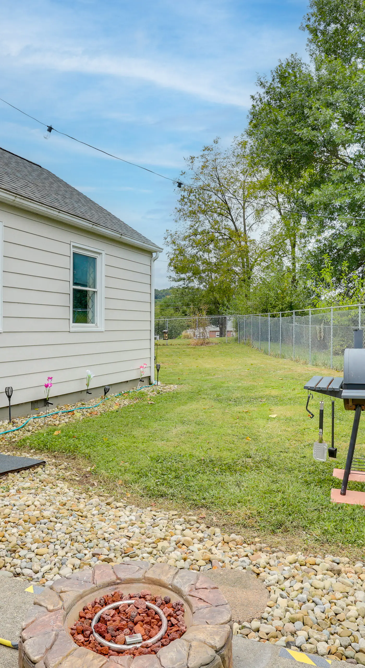 4 Mi to Main Street! Family Getaway in Zanesville