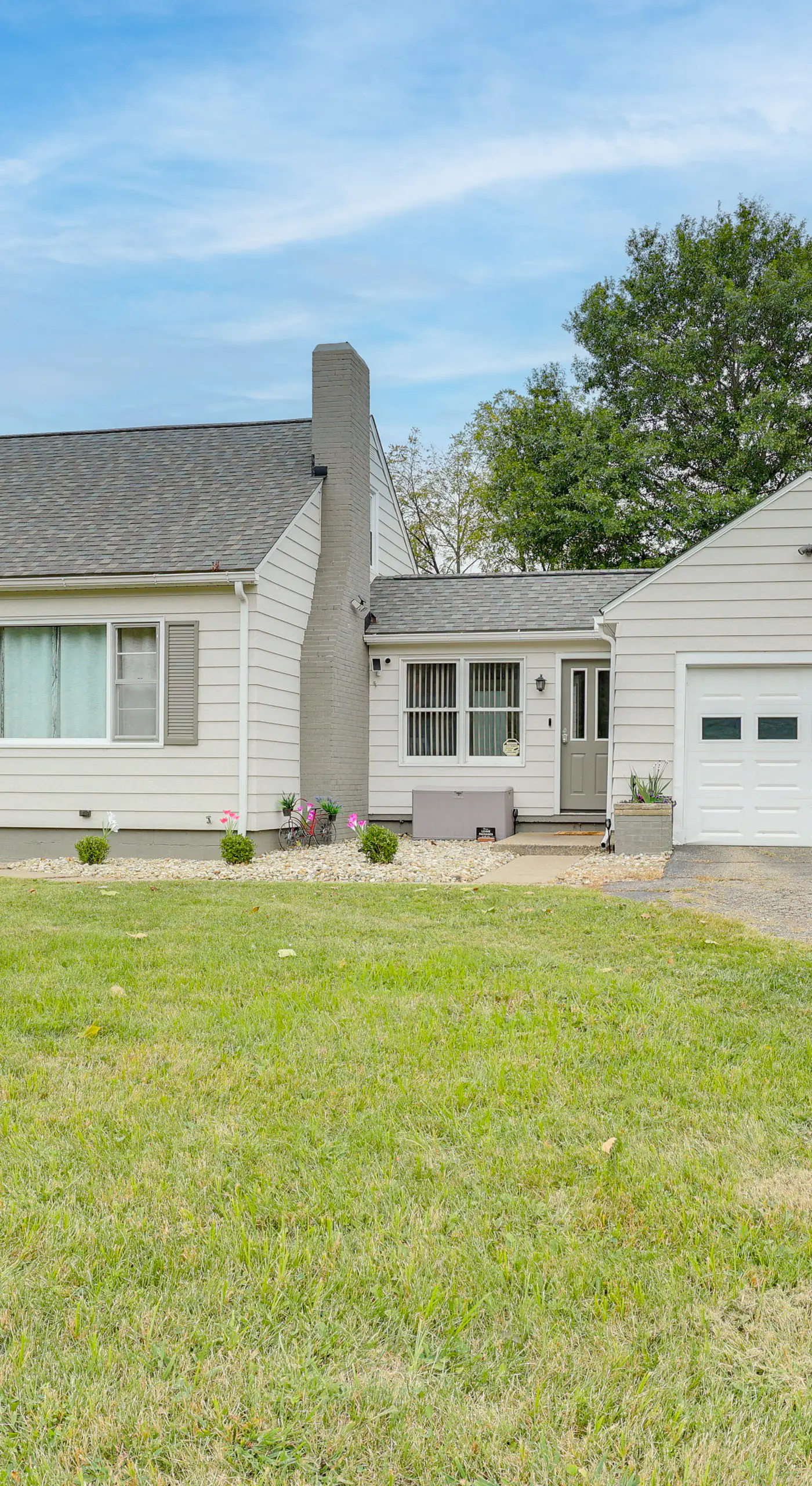 4 Mi to Main Street! Family Getaway in Zanesville