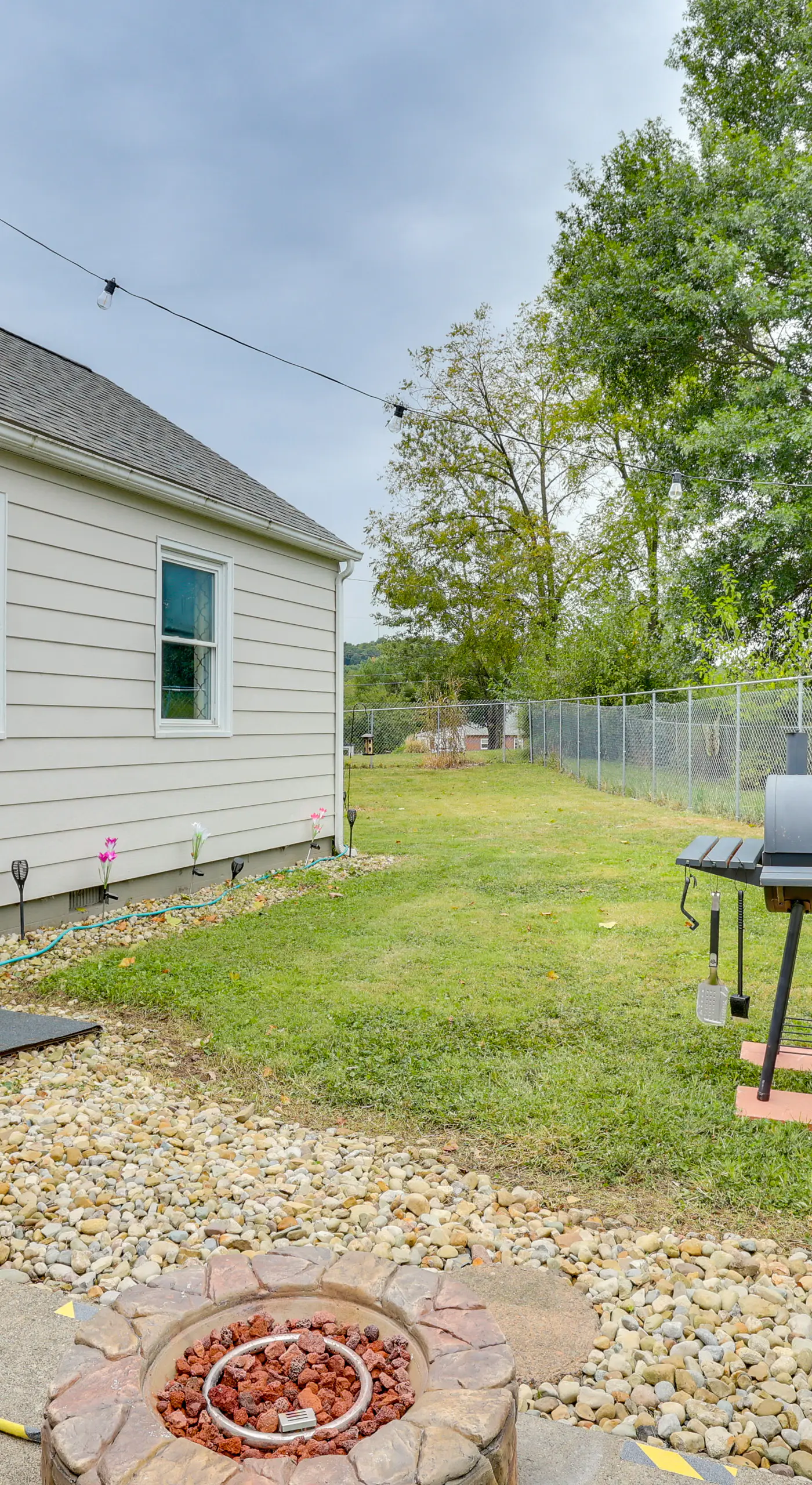 4 Mi to Main Street! Family Getaway in Zanesville