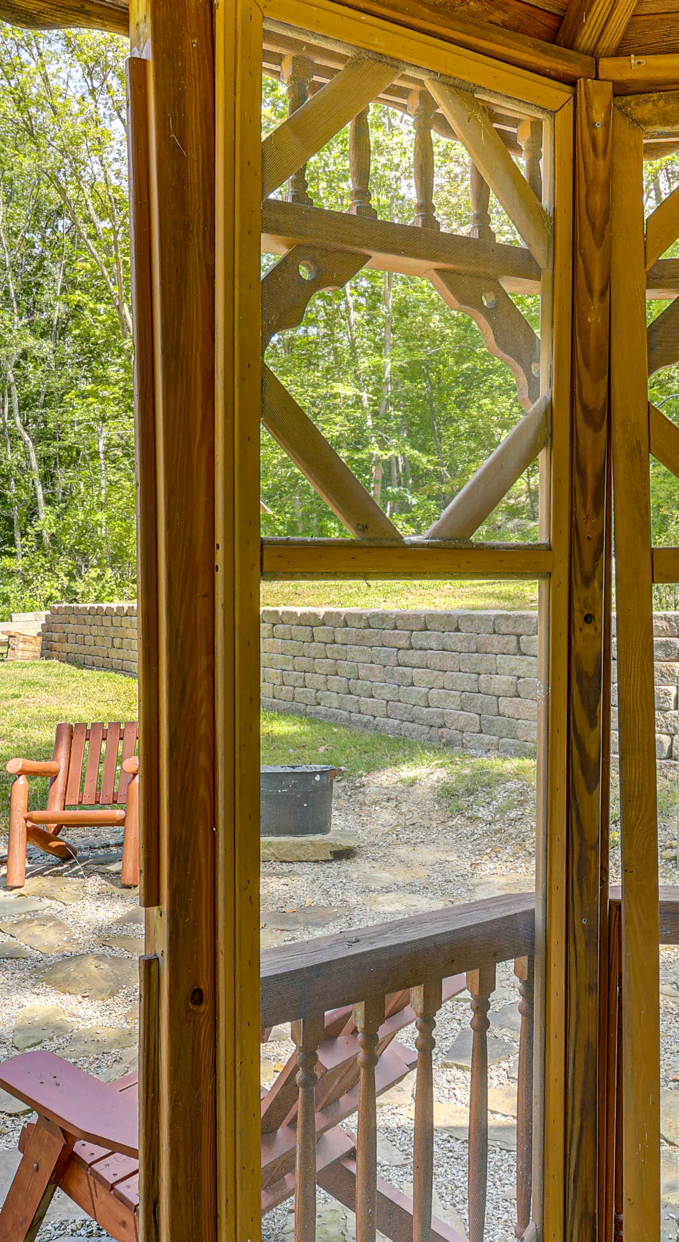 Charming Couples Cabin on 40 Acres in Zanesville