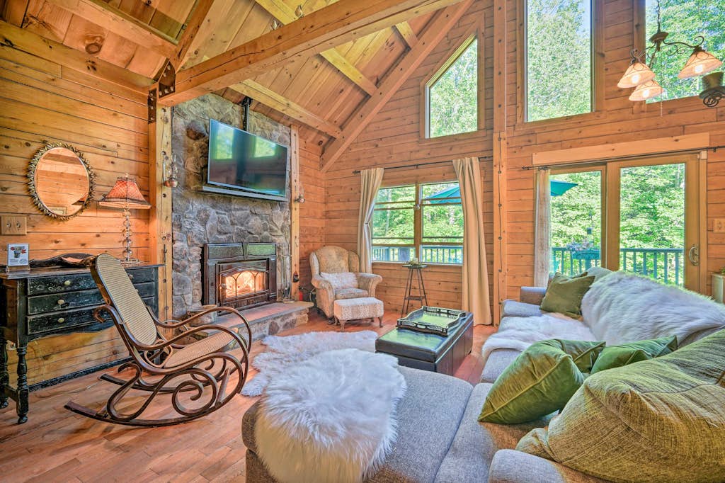 *【希少】T-Rex Room-Mate ティーレックス ルームメイト Game Room & Hot Tub: Pet-Friendly Mount Snow Gem | 4 Bed Dover, VT