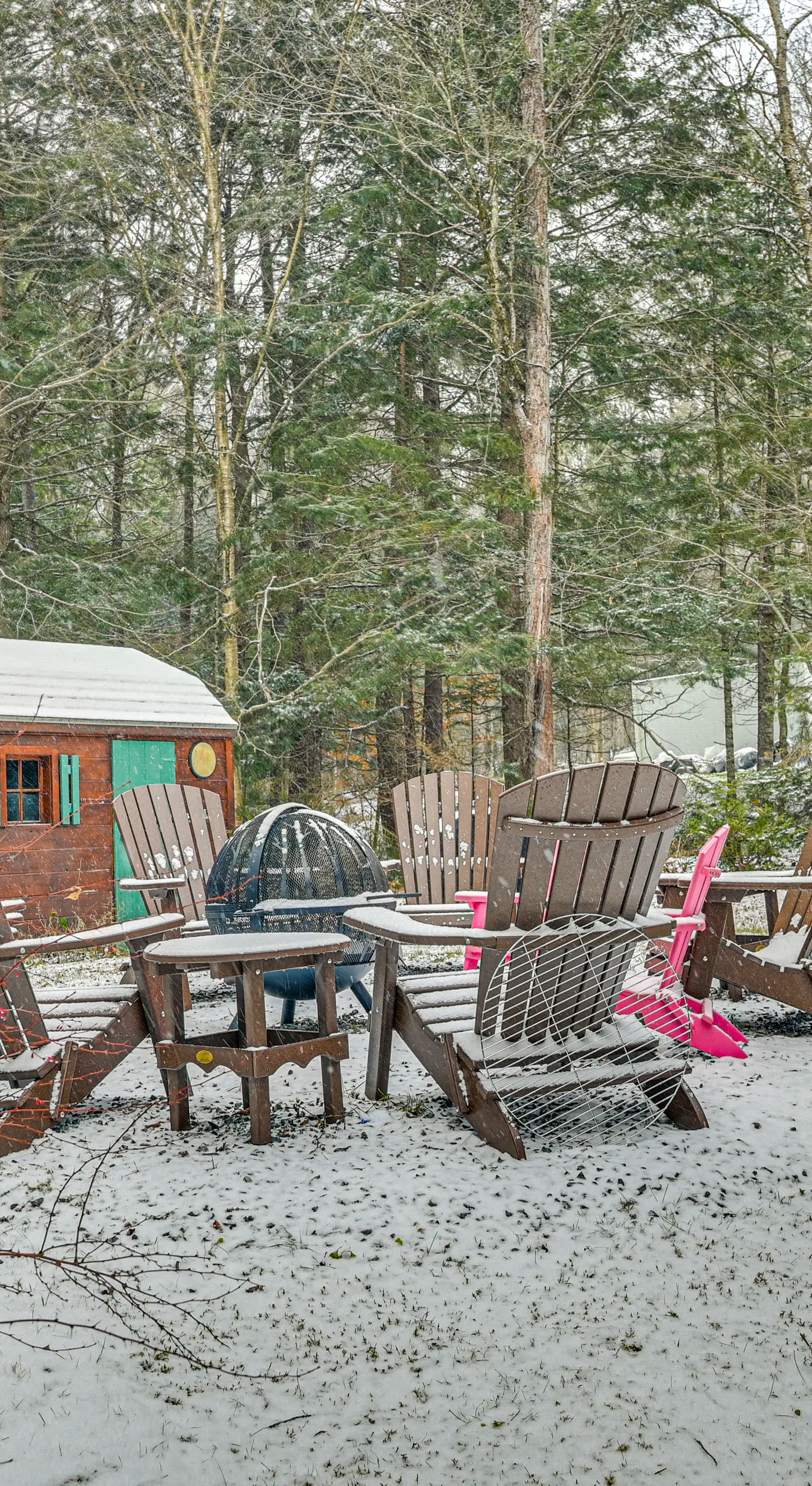 8 Mi to Mt Snow: 'Cozy Bear Cabin' w/ Hot Tub!