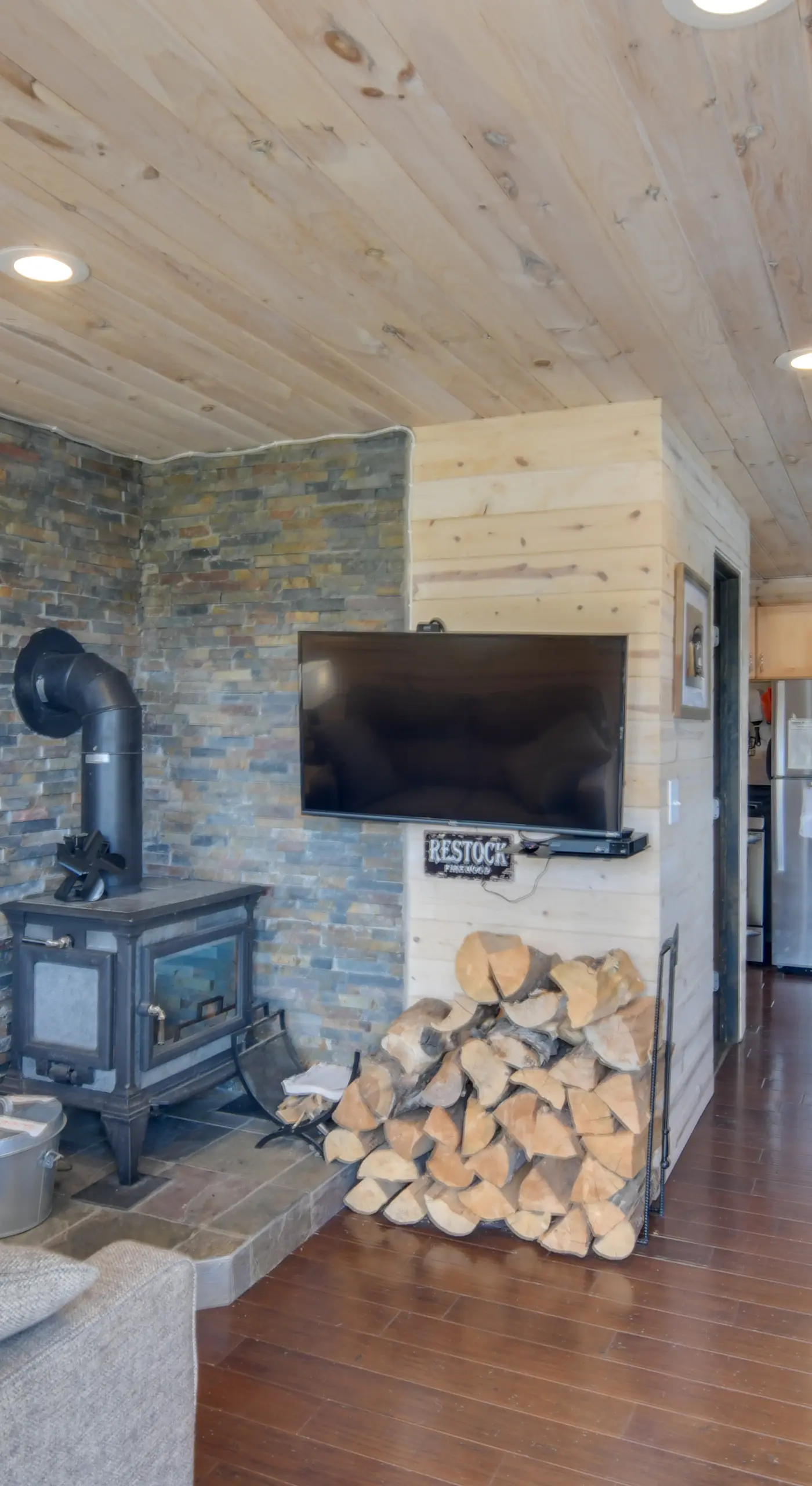 Secluded Jefferson Cabin w/ Deck + Mountain Views!