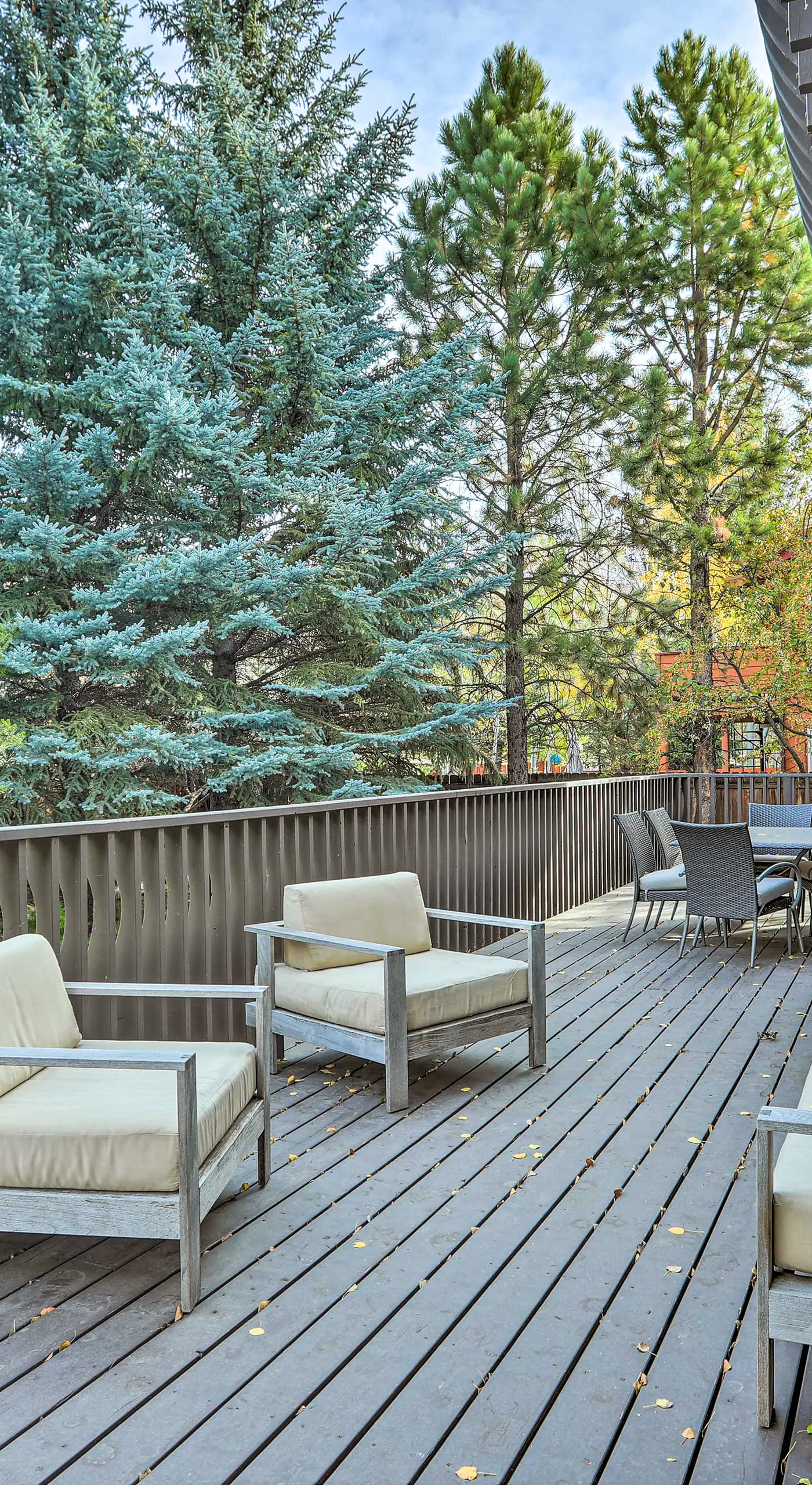 Roomy Avon Family Chalet w/ Hot Tub in EagleVail!