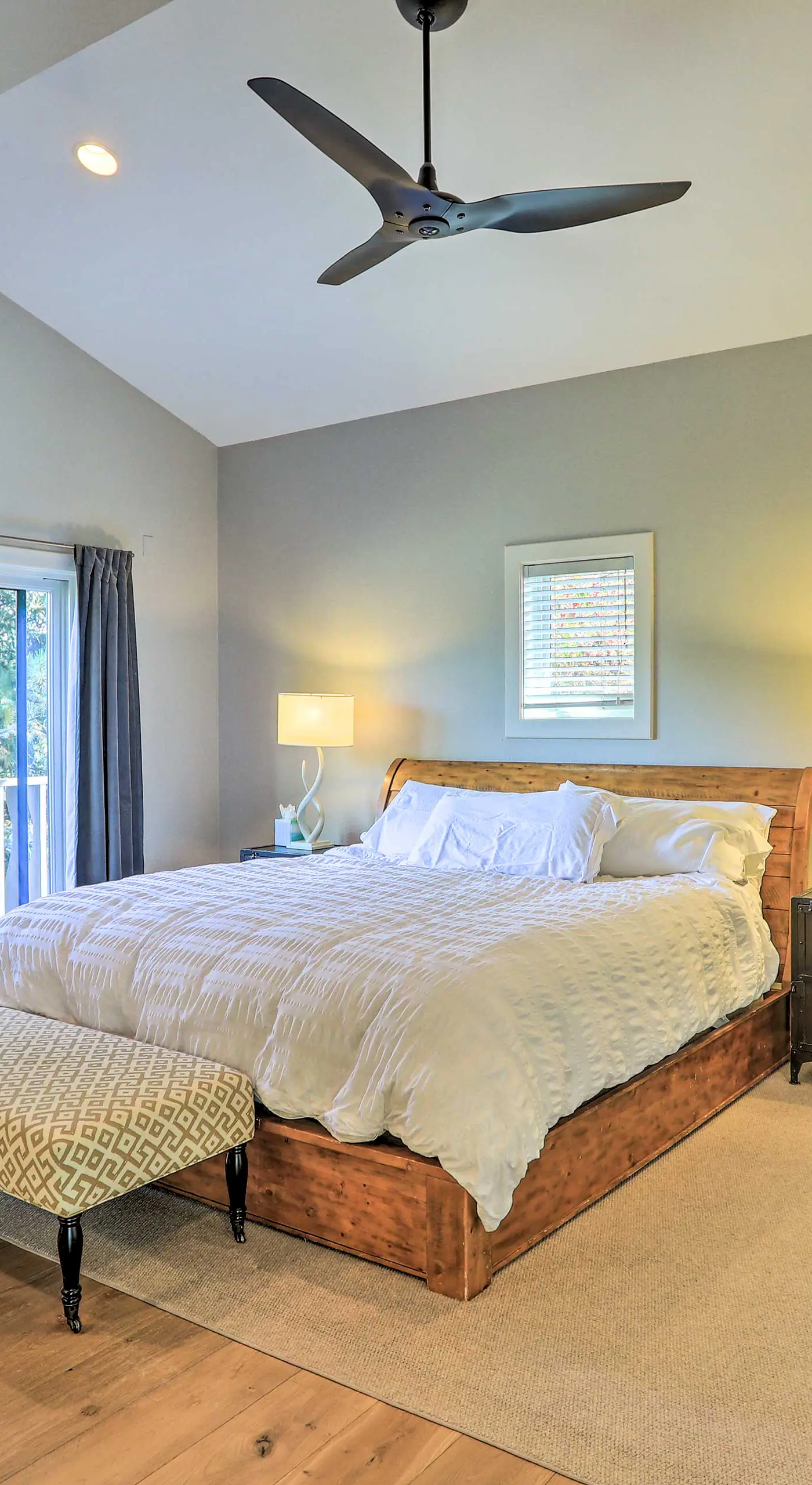Roomy Avon Family Chalet w/ Hot Tub in EagleVail!