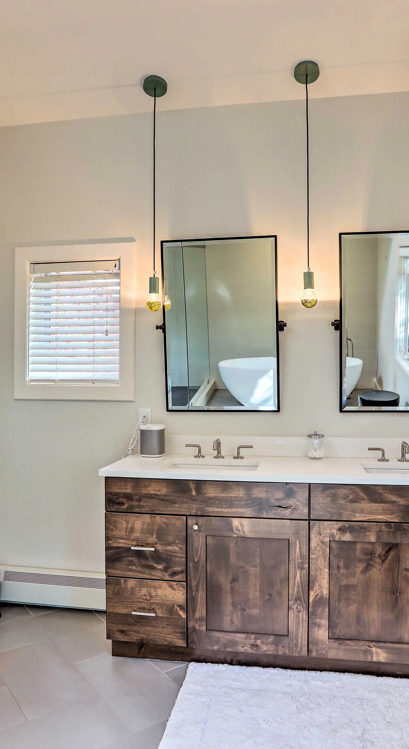 Roomy Avon Family Chalet w/ Hot Tub in EagleVail!