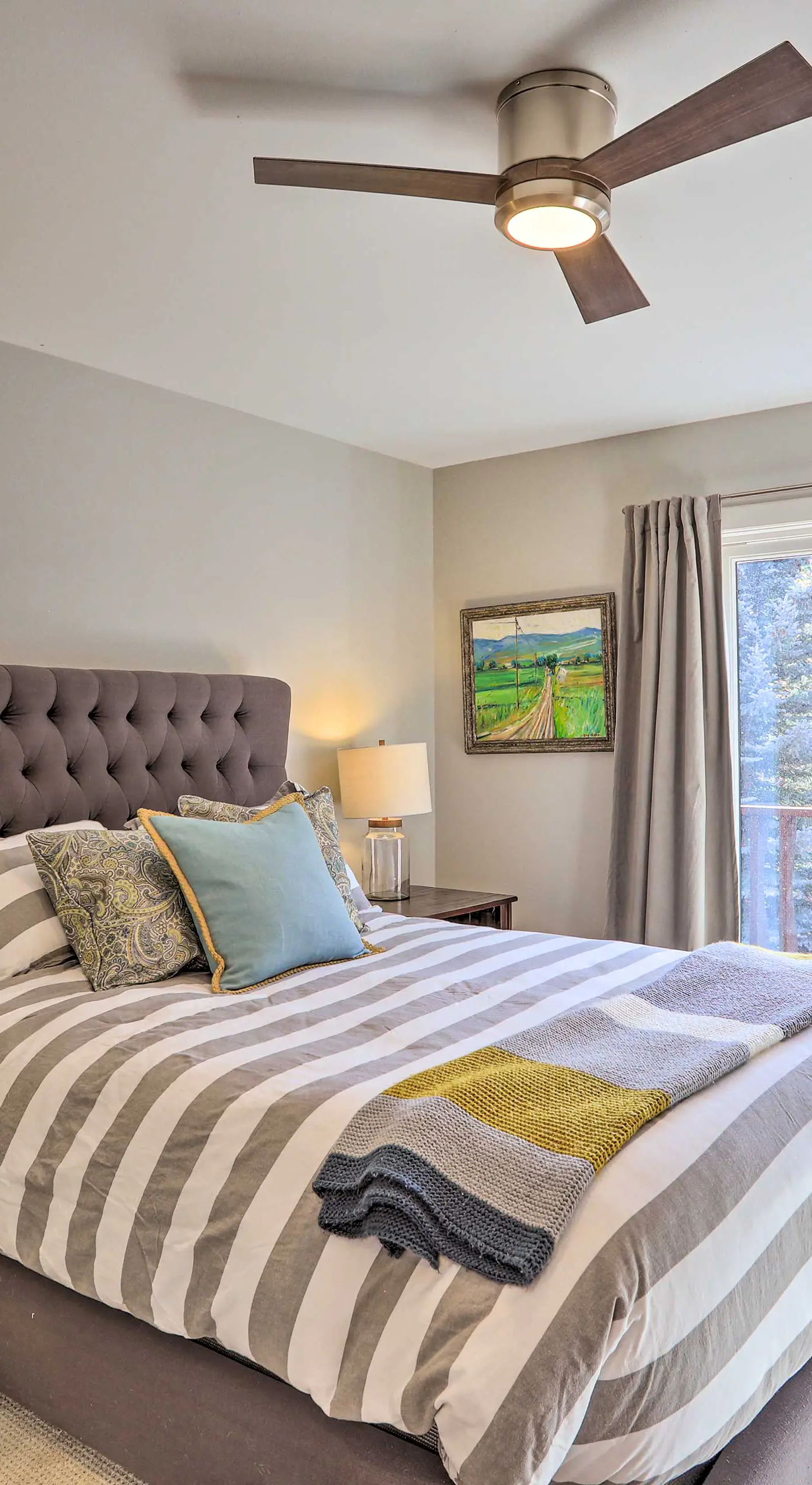 Roomy Avon Family Chalet w/ Hot Tub in EagleVail!