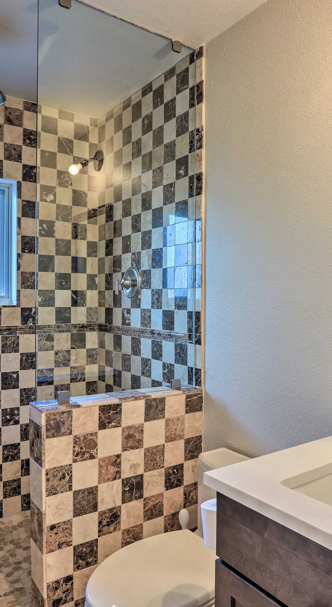 Roomy Avon Family Chalet w/ Hot Tub in EagleVail!