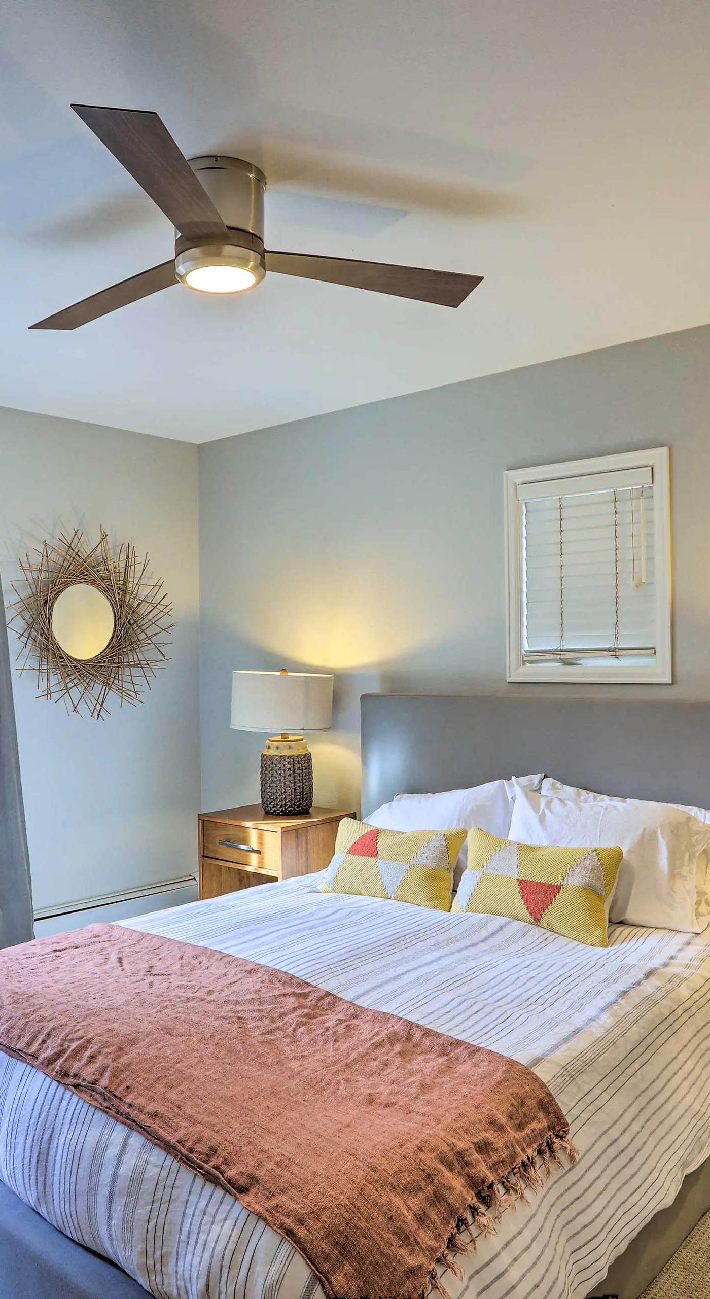 Roomy Avon Family Chalet w/ Hot Tub in EagleVail!