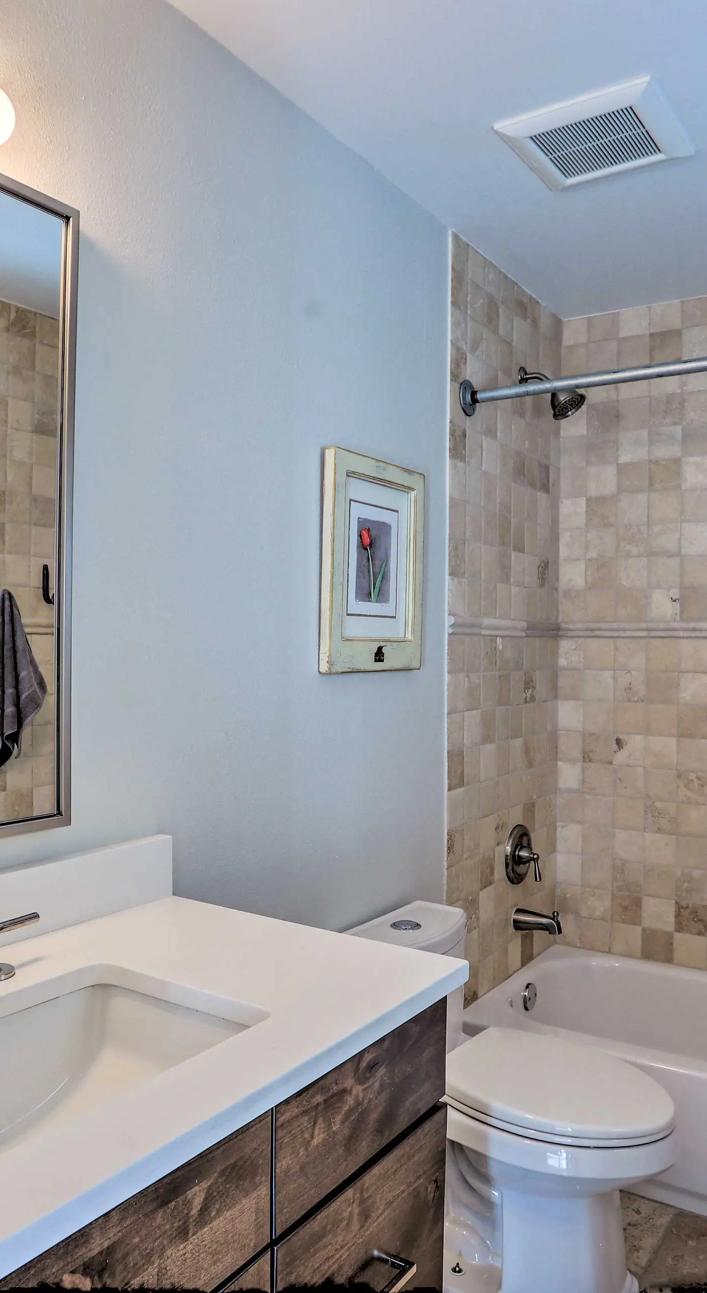 Roomy Avon Family Chalet w/ Hot Tub in EagleVail!
