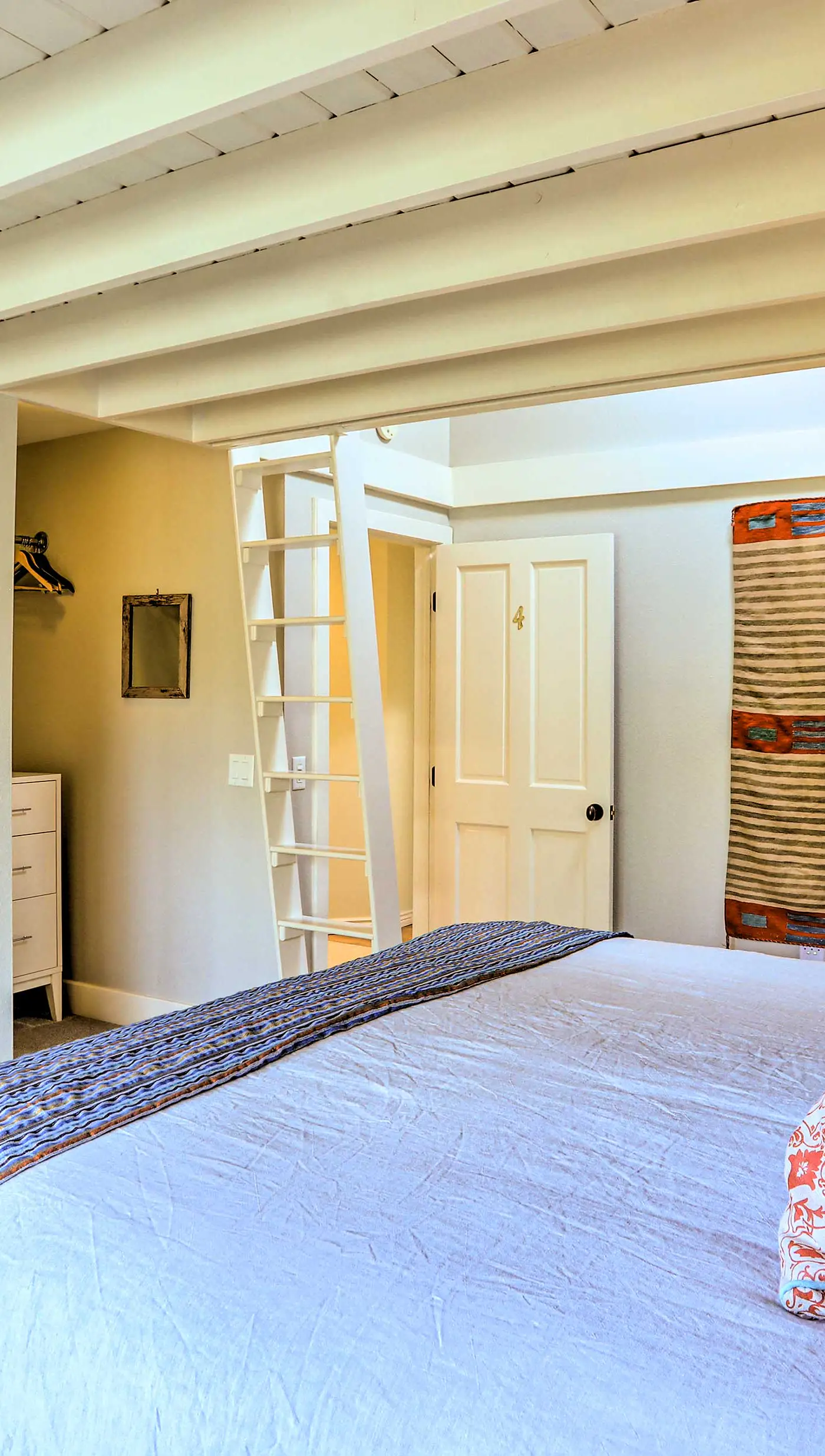 Roomy Avon Family Chalet w/ Hot Tub in EagleVail!