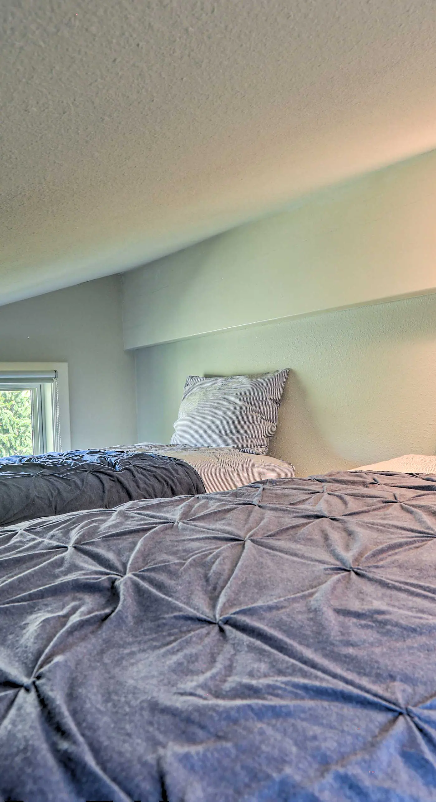 Roomy Avon Family Chalet w/ Hot Tub in EagleVail!