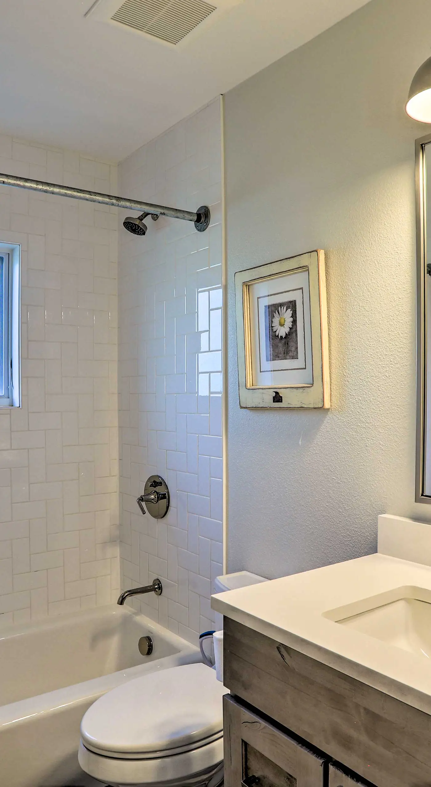 Roomy Avon Family Chalet w/ Hot Tub in EagleVail!