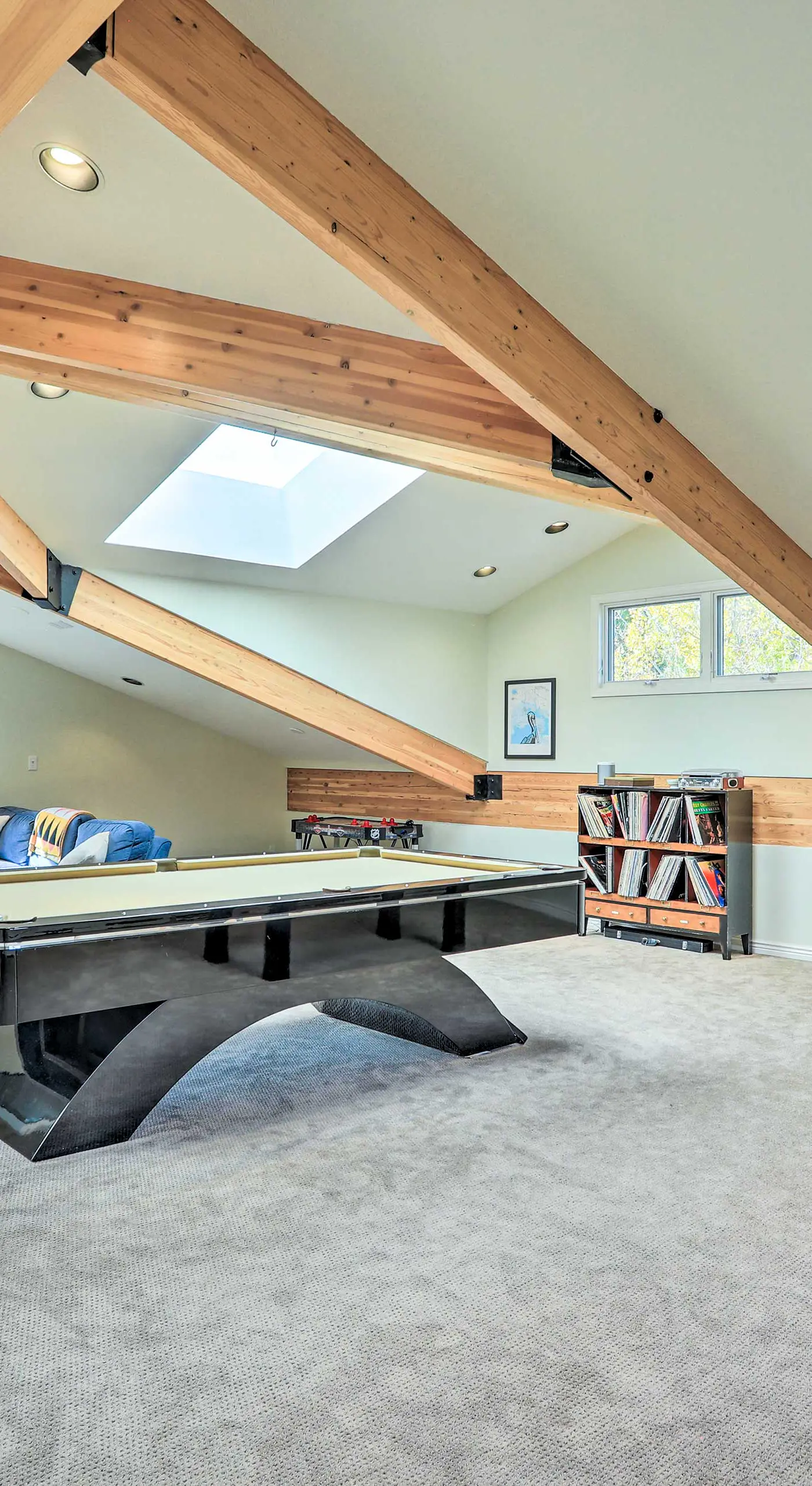 Roomy Avon Family Chalet w/ Hot Tub in EagleVail!