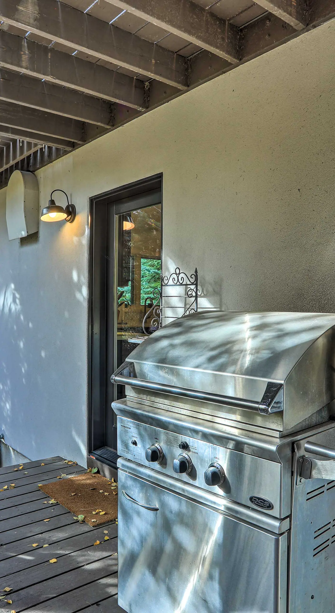 Roomy Avon Family Chalet w/ Hot Tub in EagleVail!