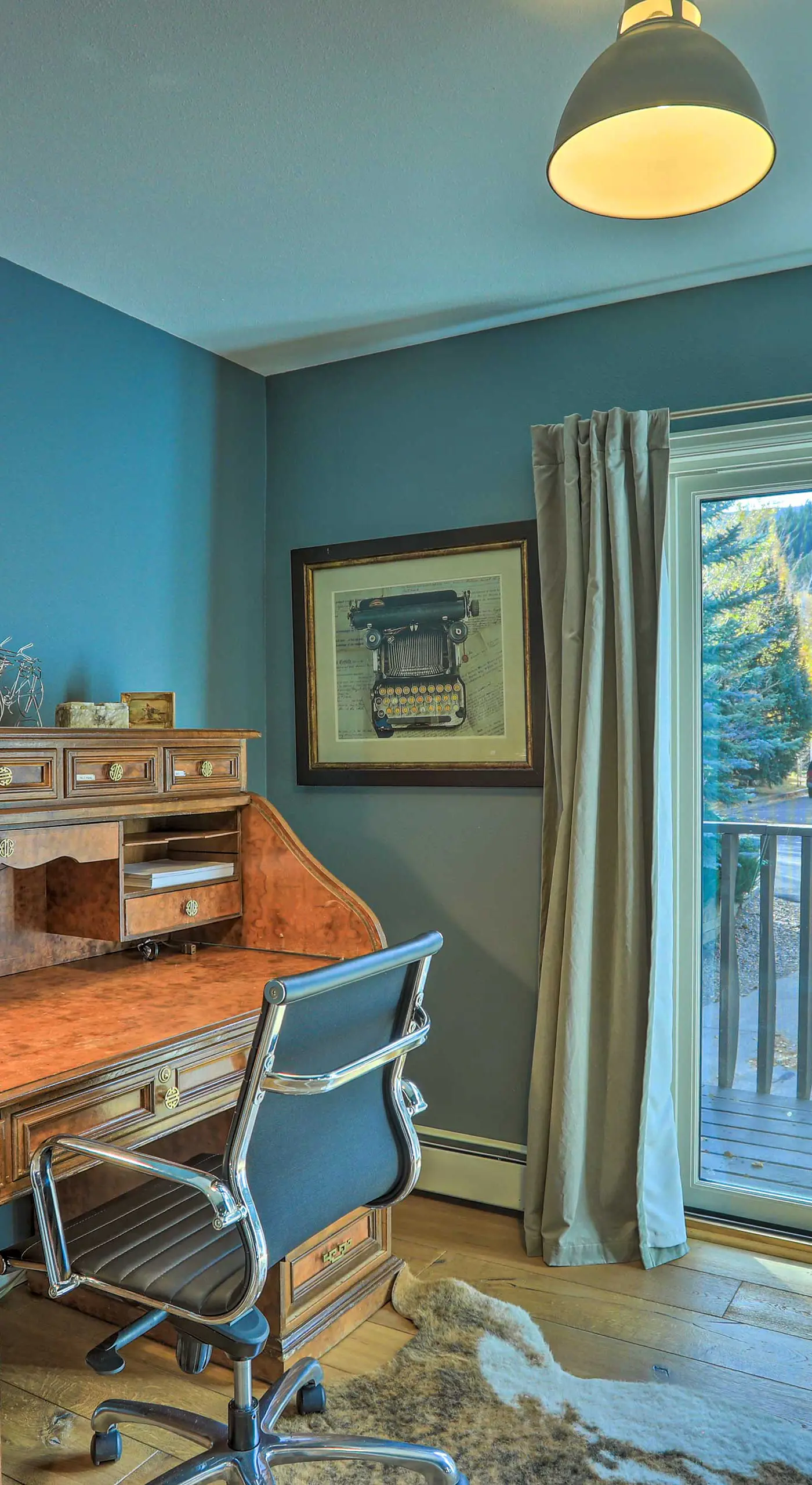 Roomy Avon Family Chalet w/ Hot Tub in EagleVail!