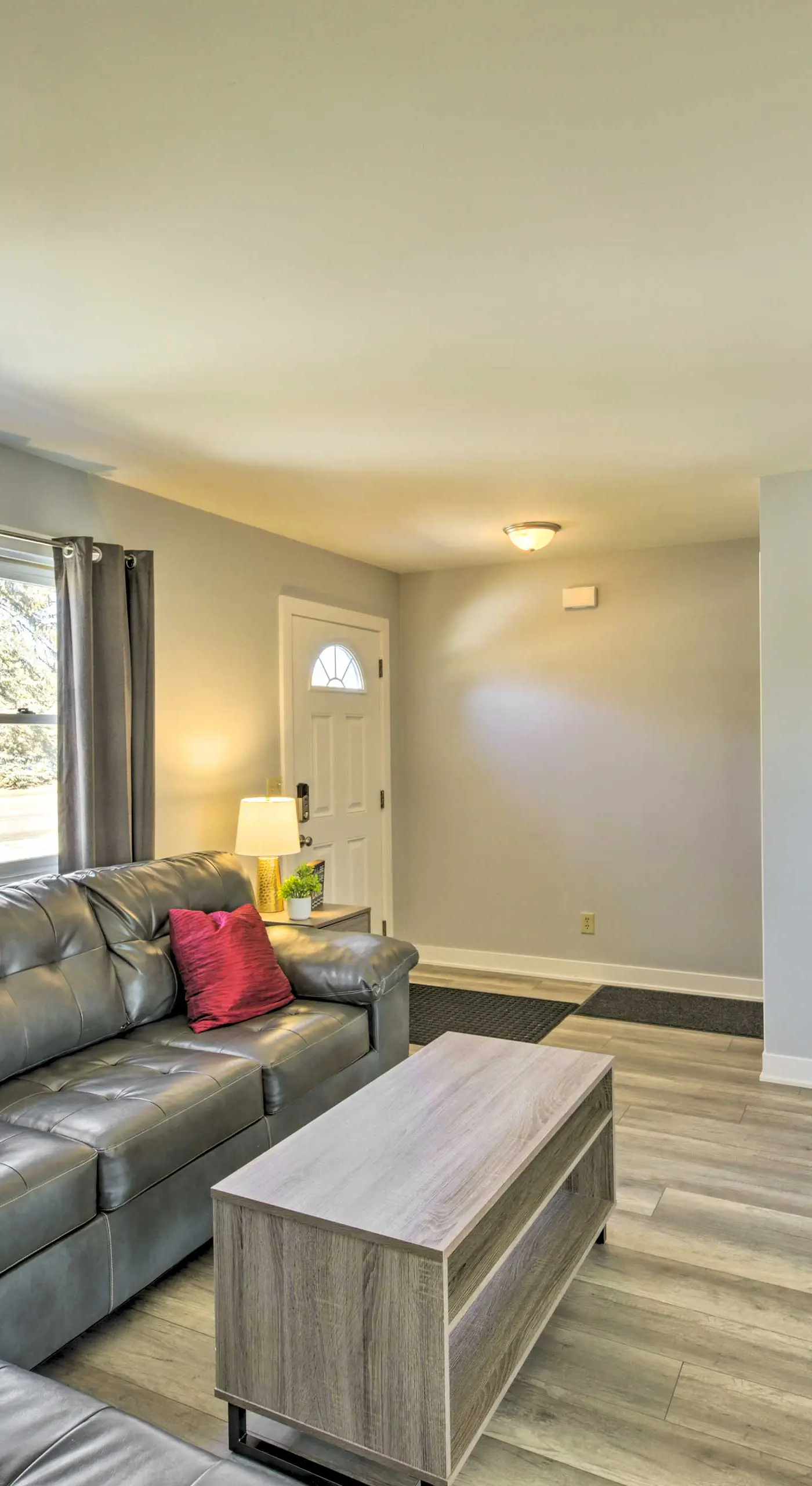 Twin Lakes Escape w/ Deck < 1 Mi to Beach!