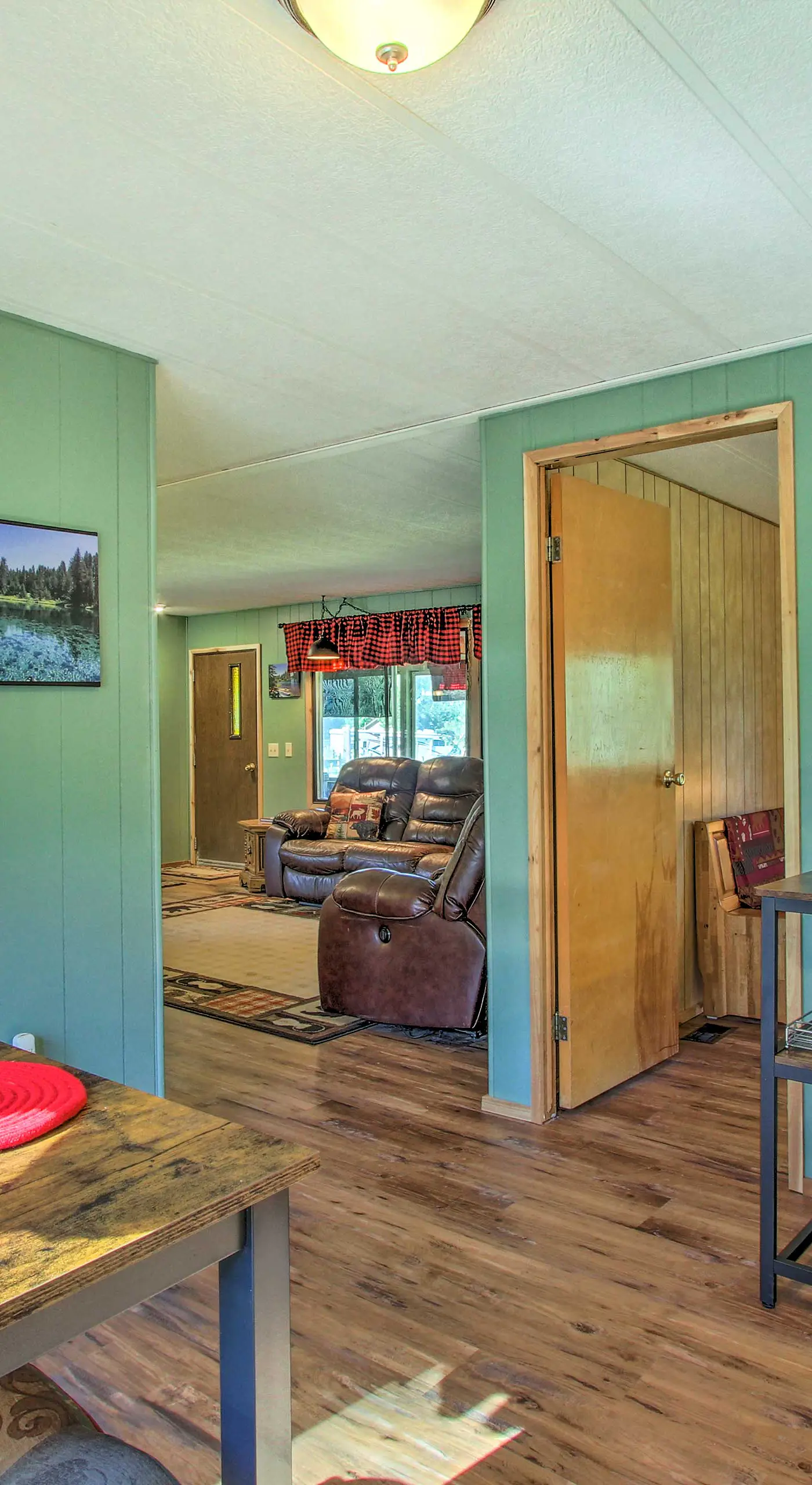 Cozy Chiloquin Retreat < 30 Mi to Crater Lake!