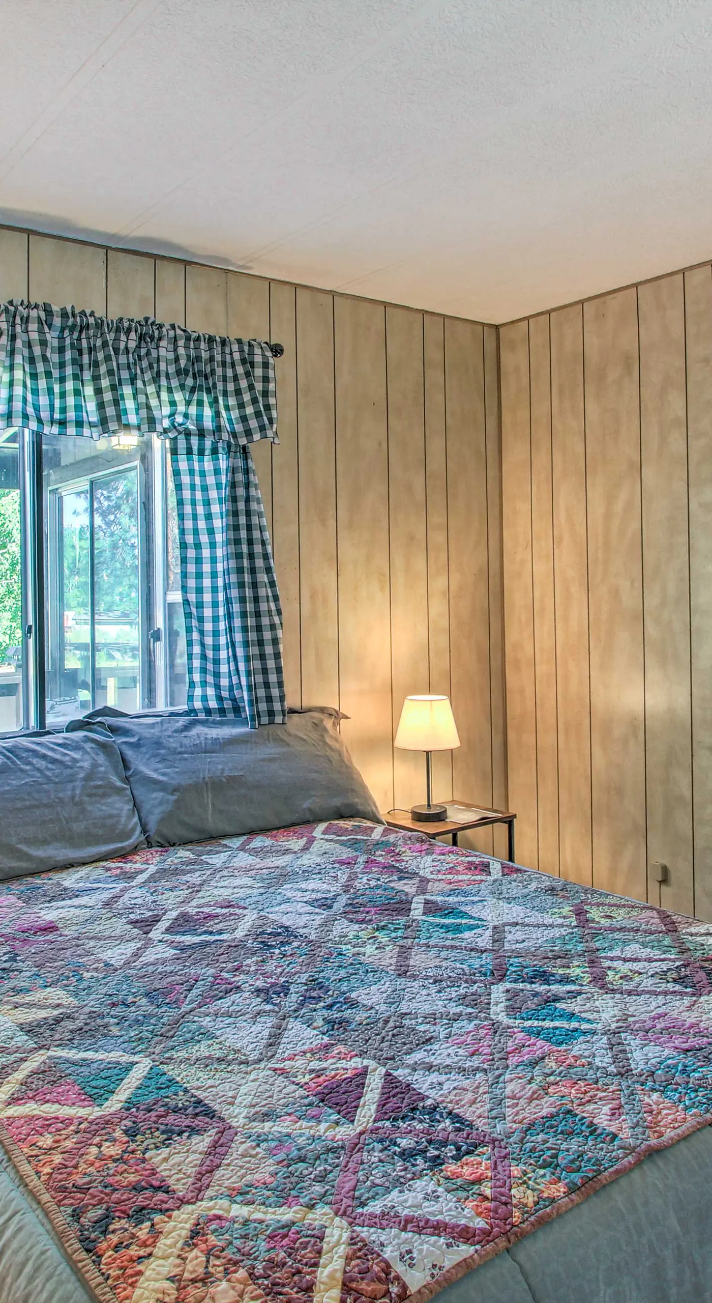 Cozy Chiloquin Retreat < 30 Mi to Crater Lake!