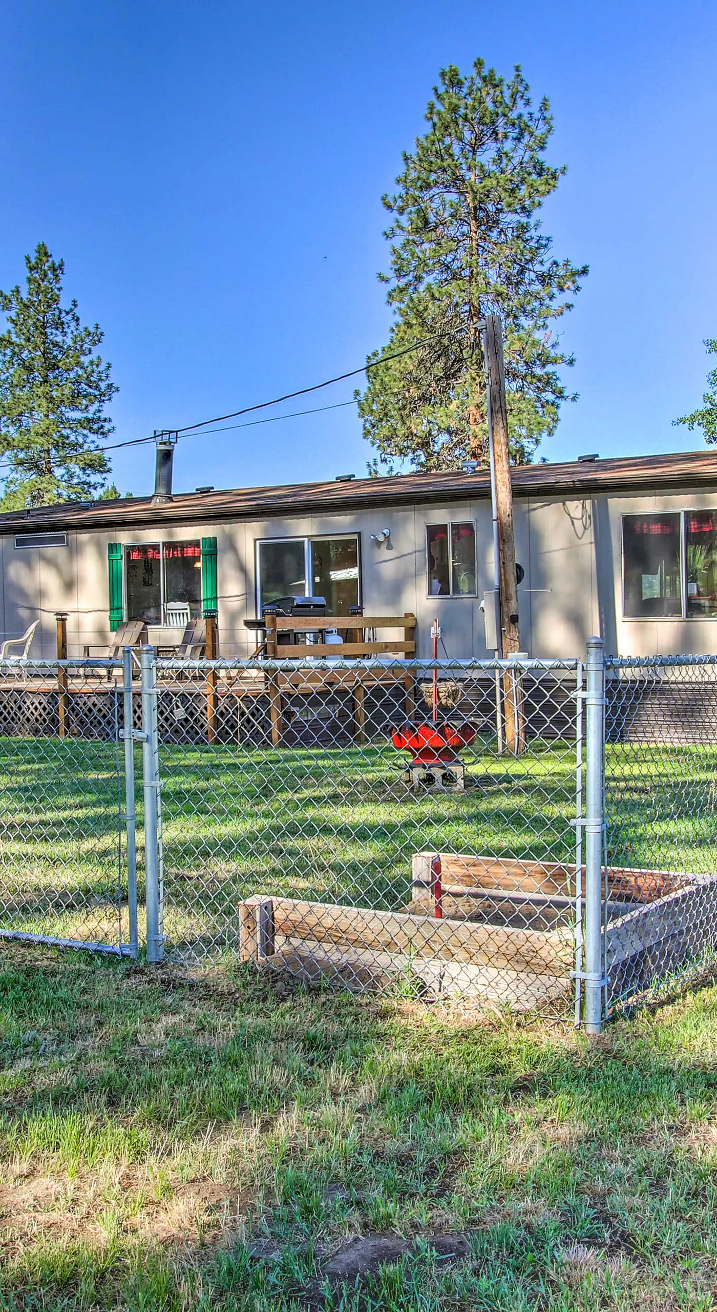 Cozy Chiloquin Retreat < 30 Mi to Crater Lake!