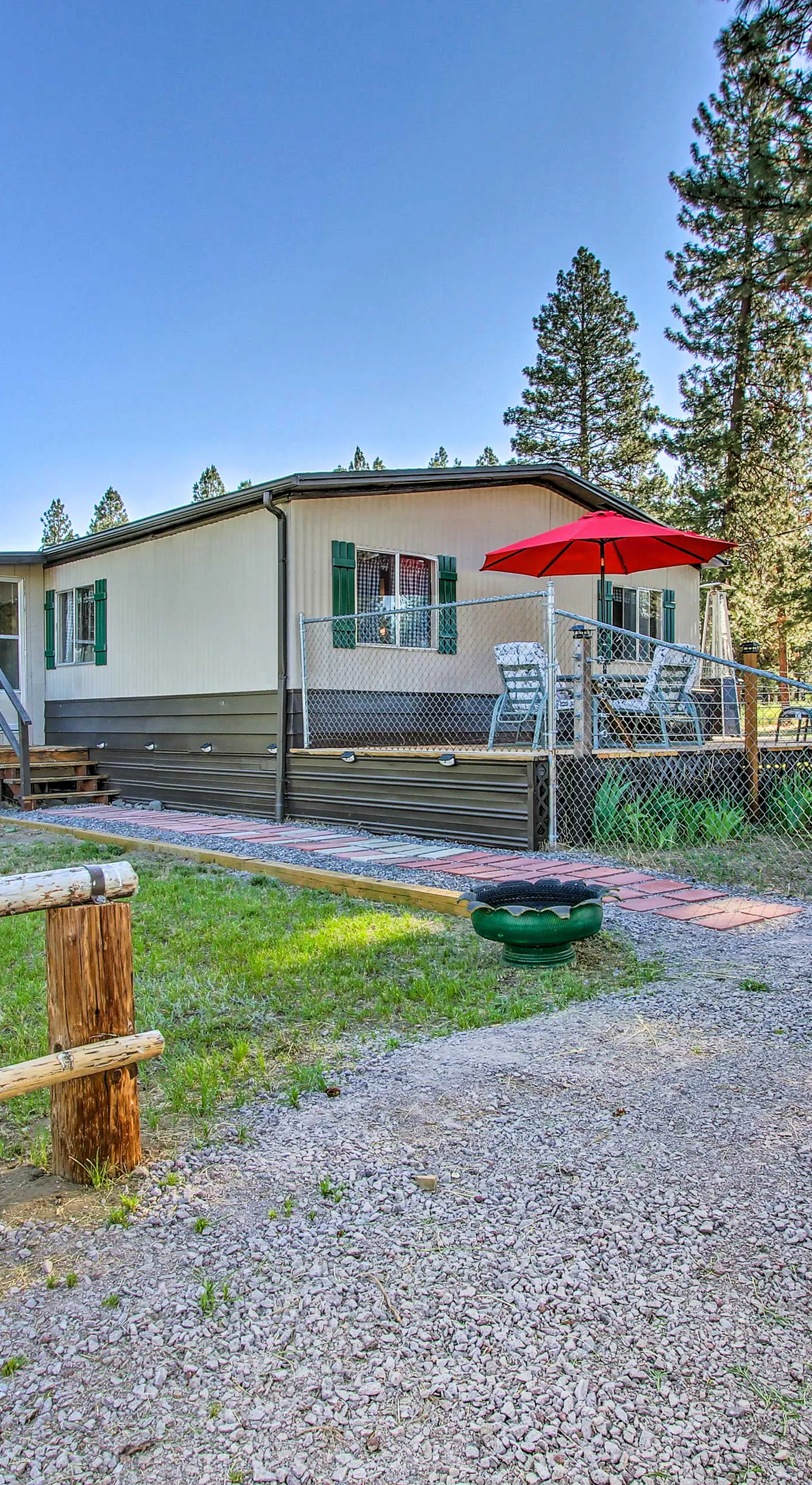 Cozy Chiloquin Retreat < 30 Mi to Crater Lake!