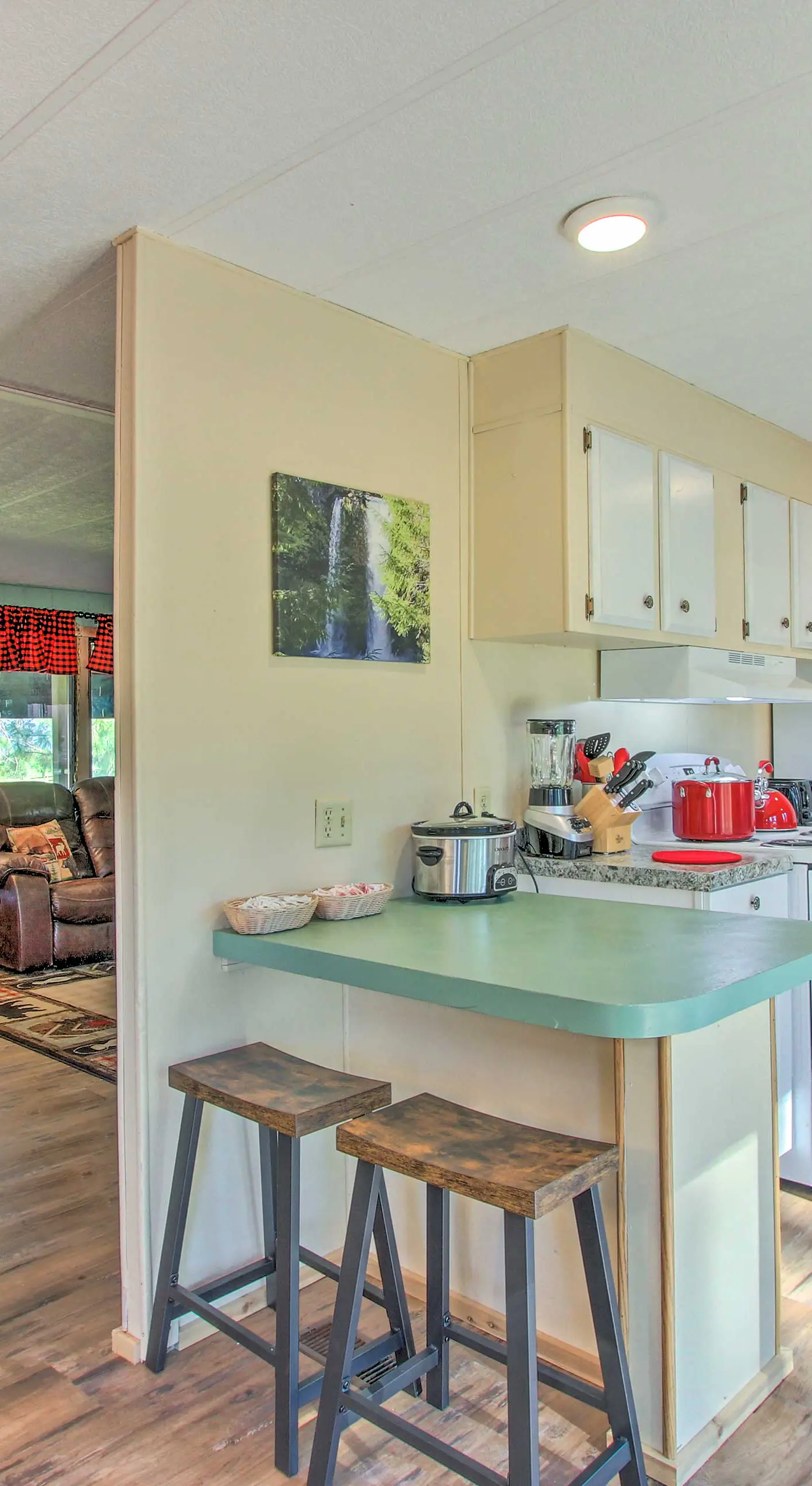 Cozy Chiloquin Retreat < 30 Mi to Crater Lake!