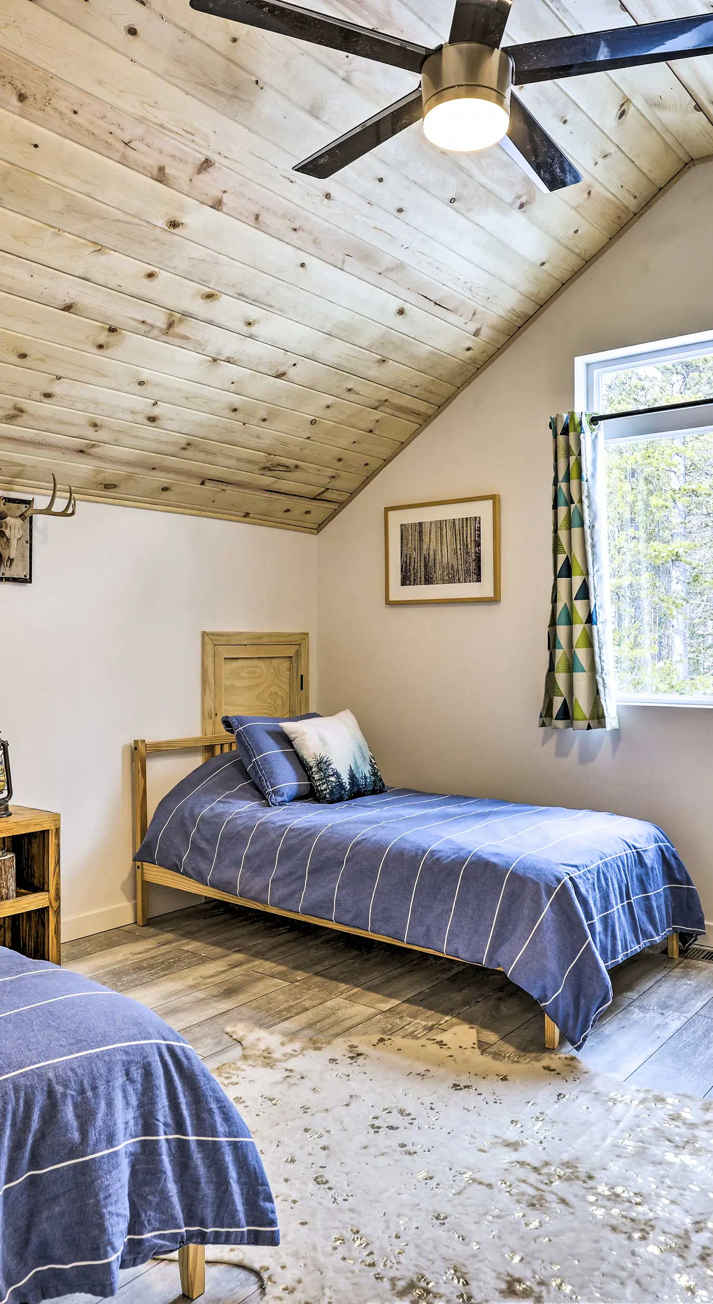 1 Mi to St Mary’s Glacier Trail: Modern Mtn Cabin!