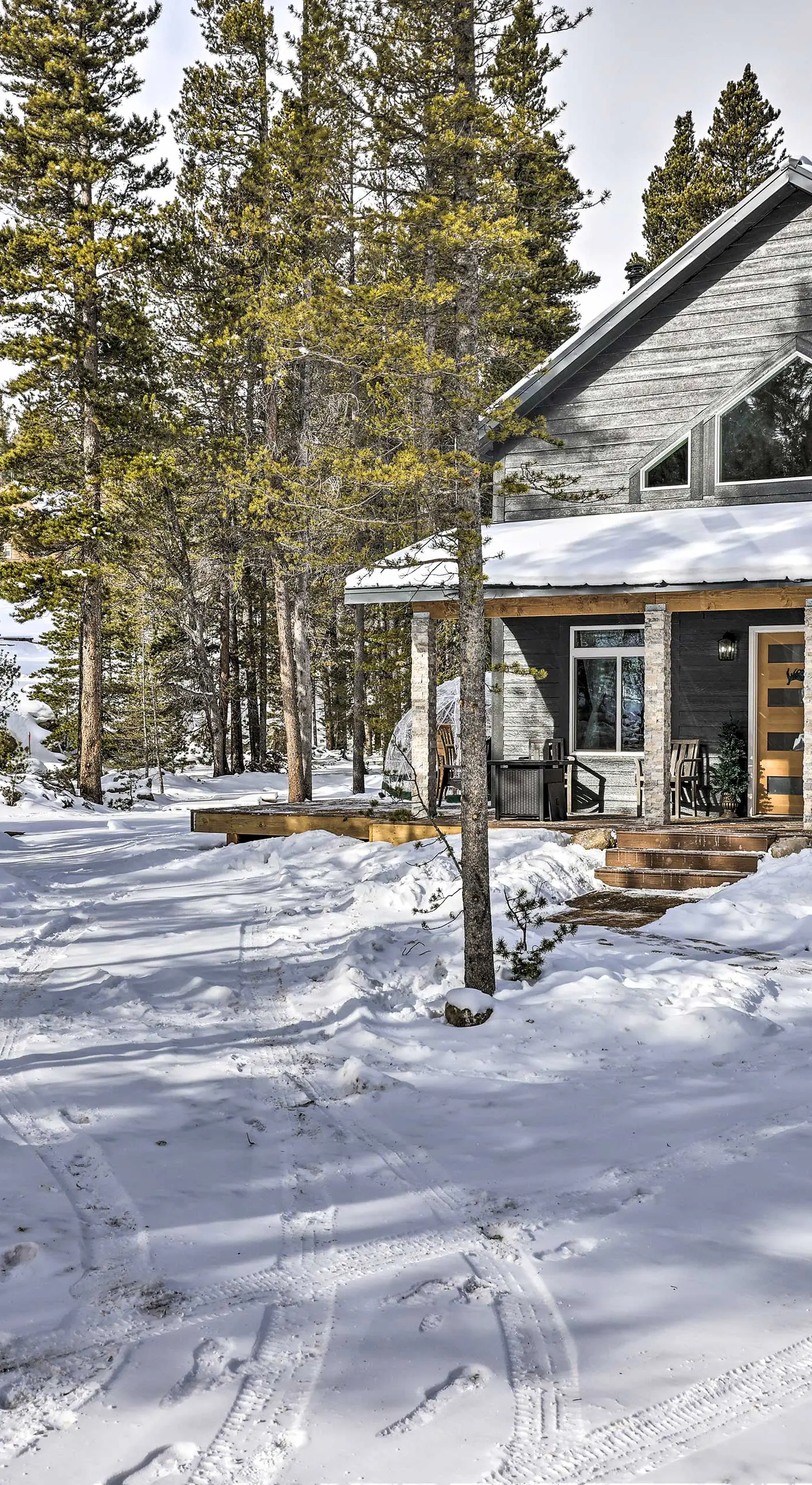1 Mi to St Mary’s Glacier Trail: Modern Mtn Cabin!