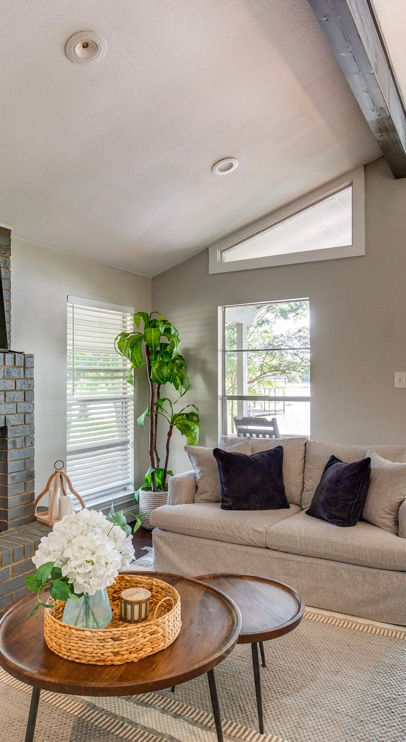 Yard, Deck & Fire Pit: Cedar Creek Reservoir Gem