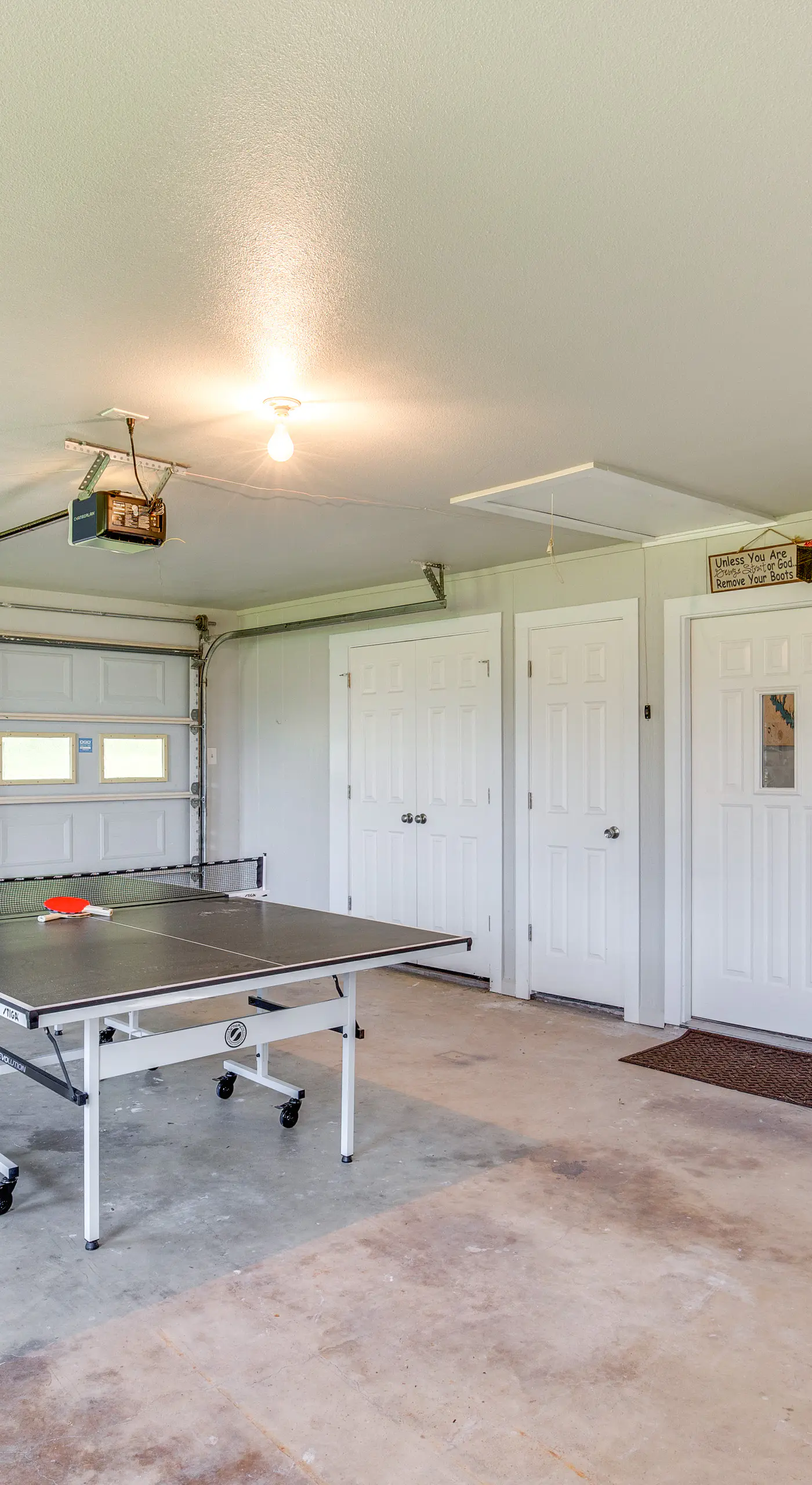 Yard, Deck & Fire Pit: Cedar Creek Reservoir Gem