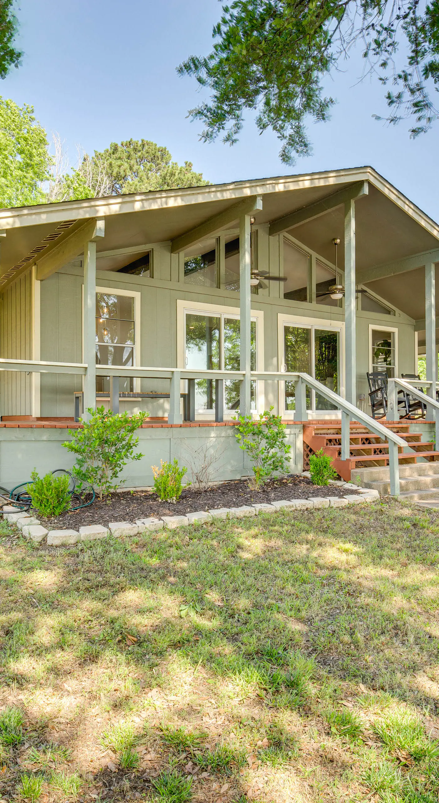 Yard, Deck & Fire Pit: Cedar Creek Reservoir Gem