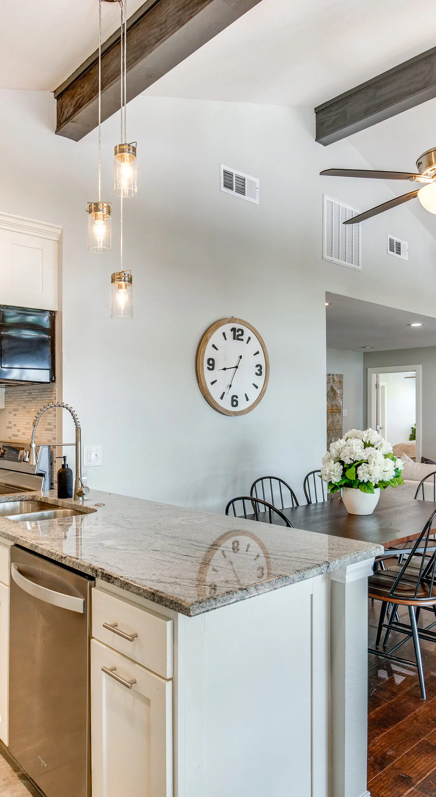 Yard, Deck & Fire Pit: Cedar Creek Reservoir Gem