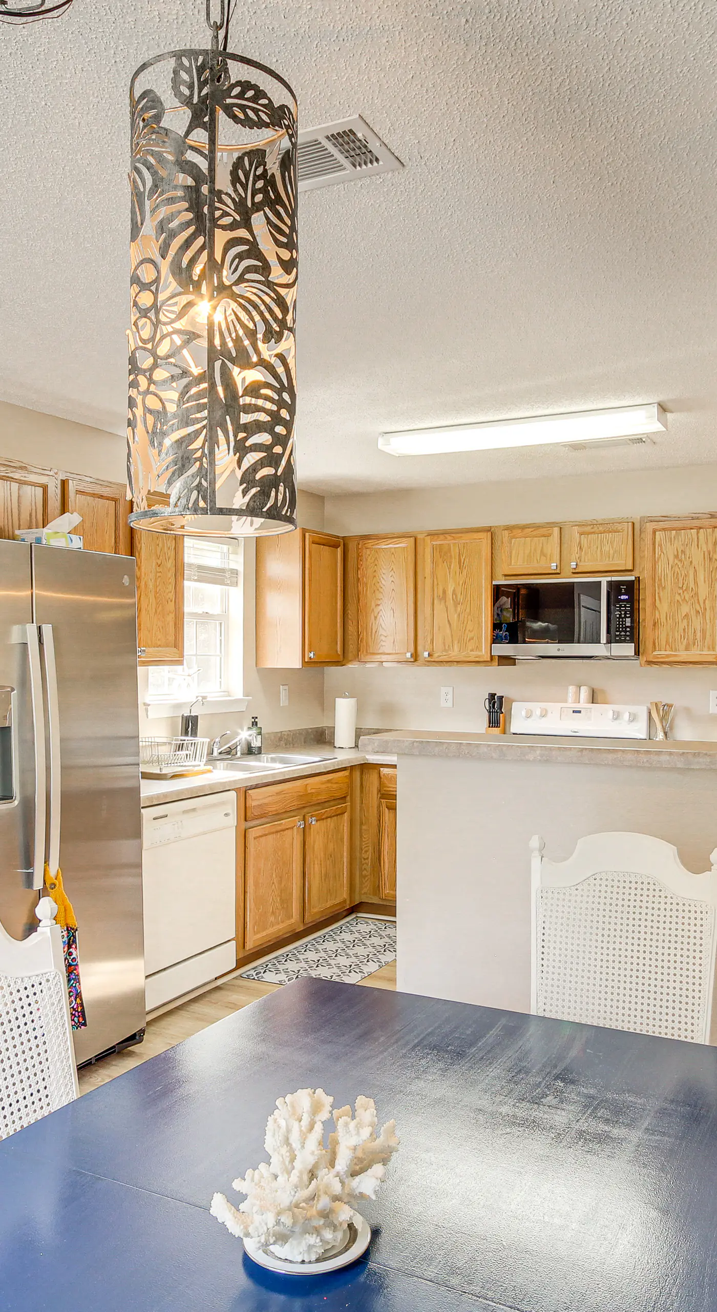 'Sea La Vie' Coastal Getaway Steps from the Beach