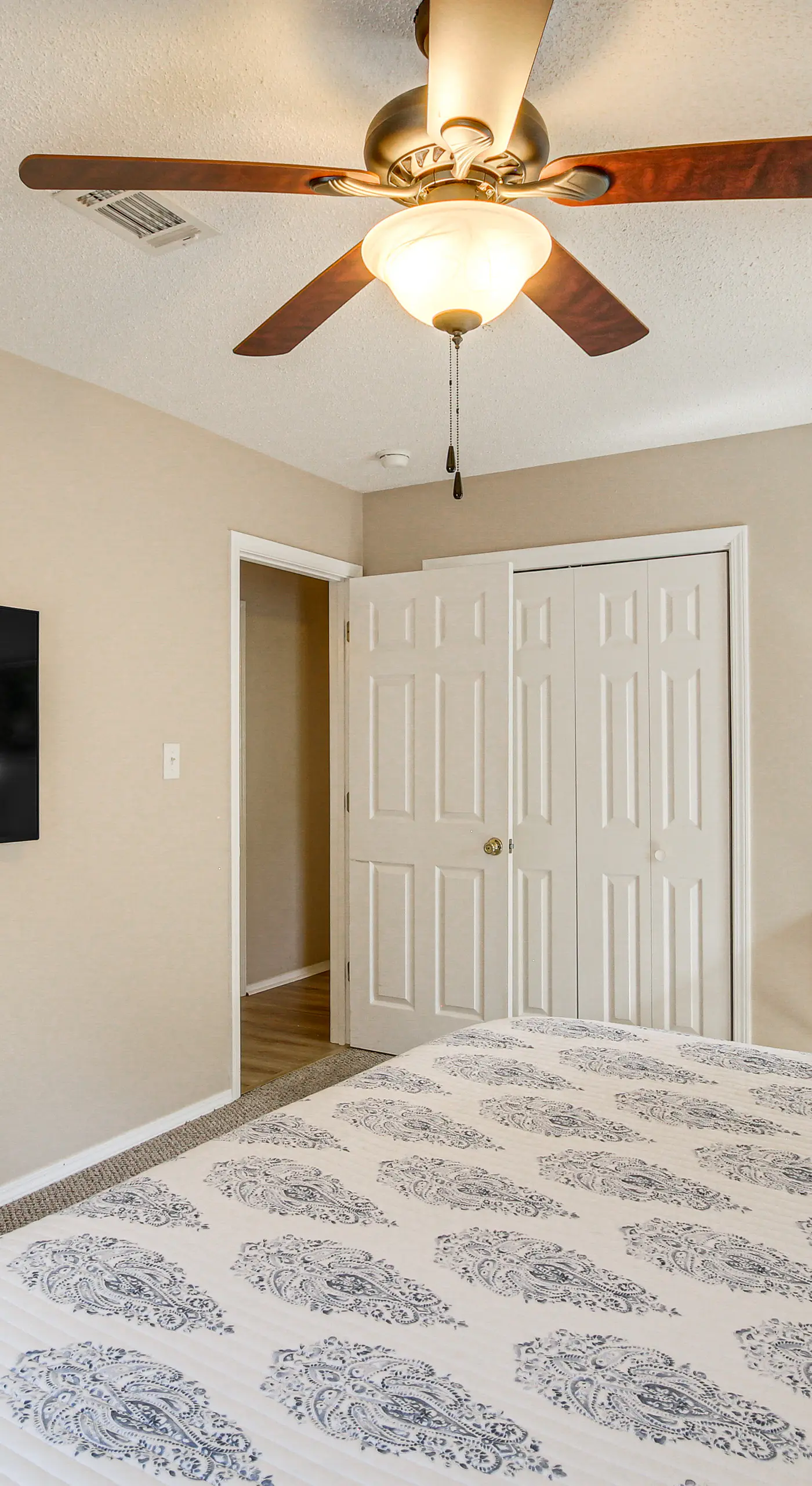 'Sea La Vie' Coastal Getaway Steps from the Beach