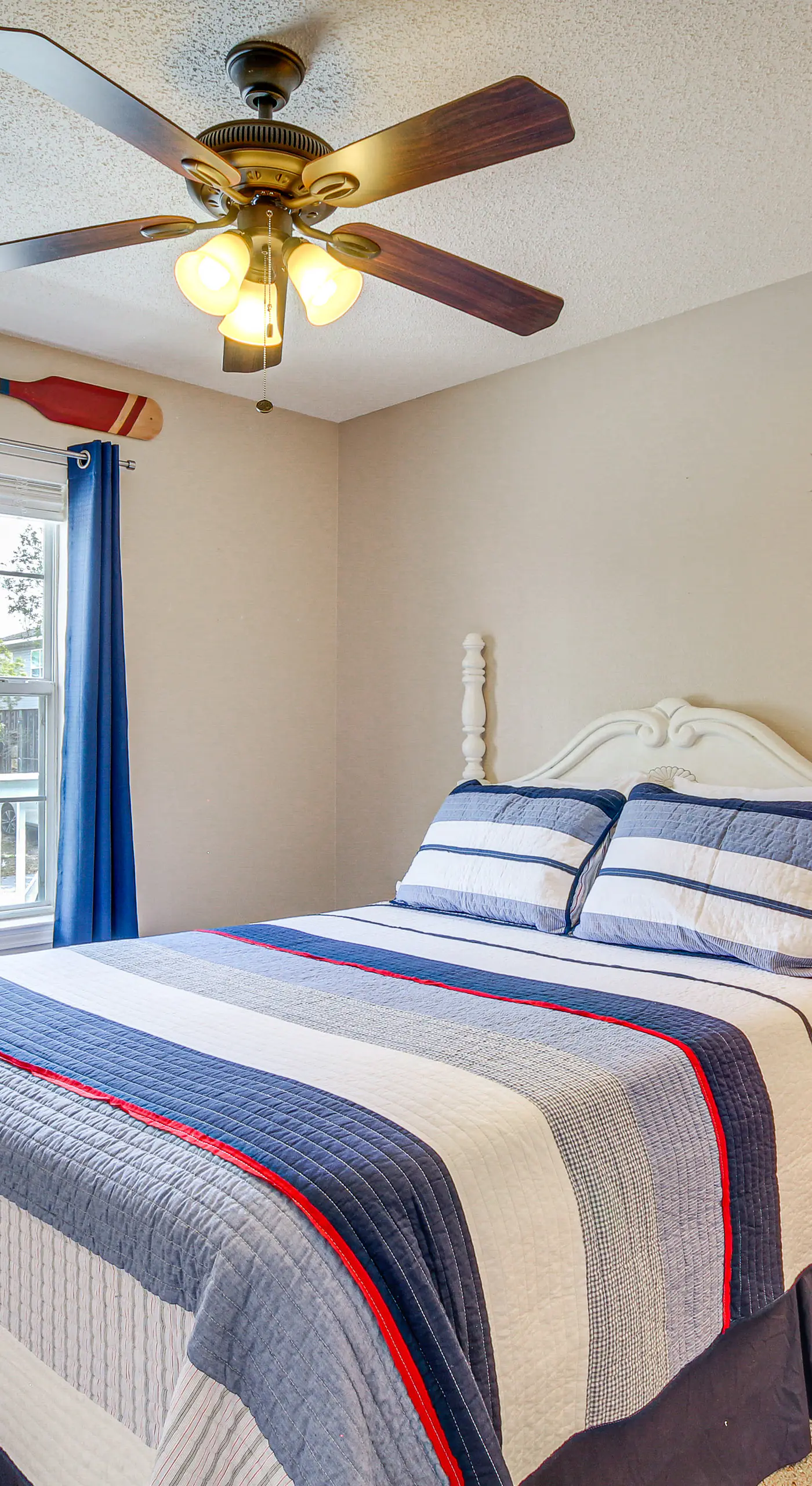 'Sea La Vie' Coastal Getaway Steps from the Beach